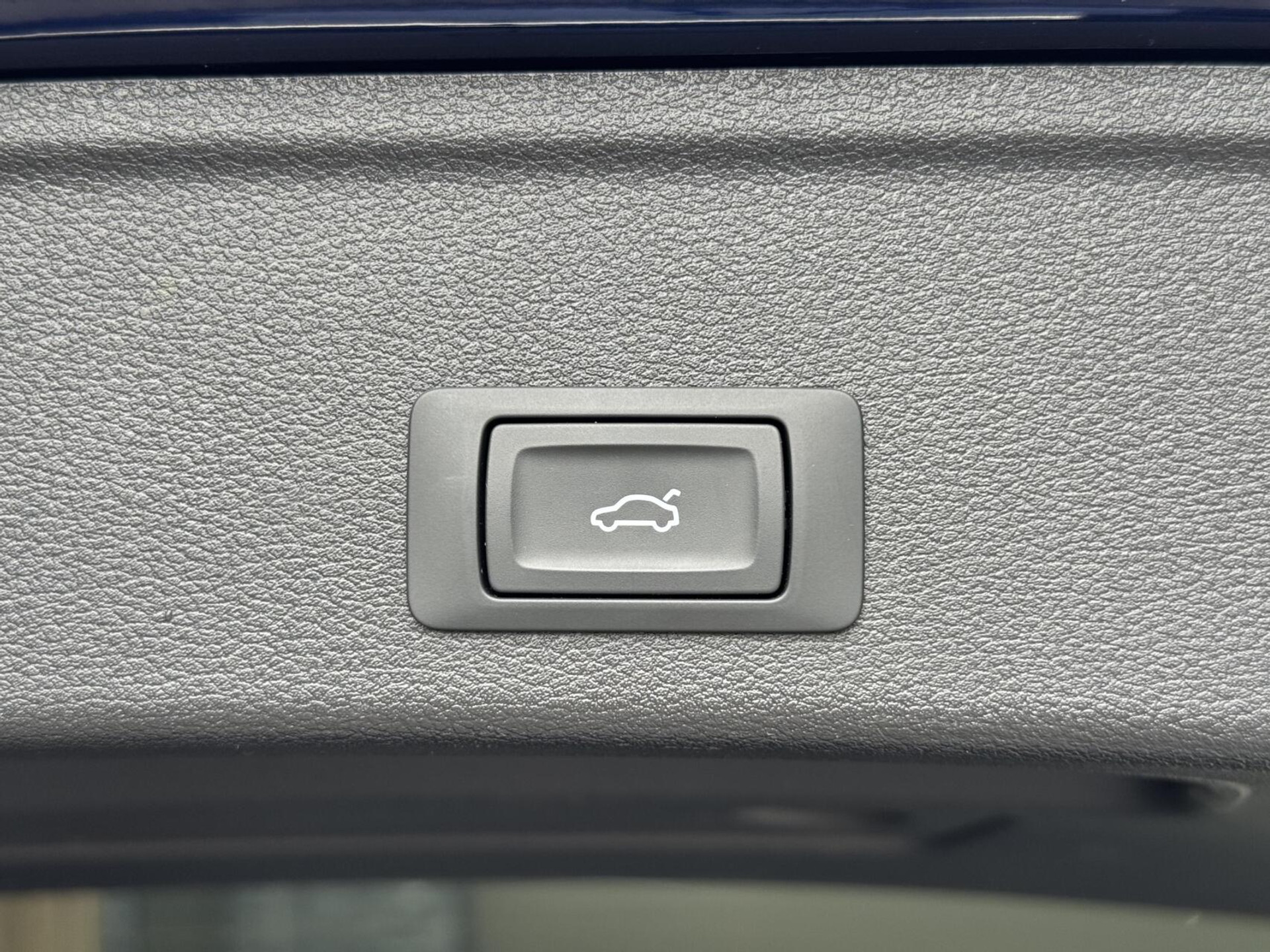 Audi A4 Avant 35 TFSI S-line Automaat | Panoramadak | Adaptieve cruise control | Grootlicht assistentie| Afgevlakt stuurwiel | Climate control | Getint glas | Zwart optiek | Parkeersensoren voor en achter 46807386-46.jpg | Timcars.nl