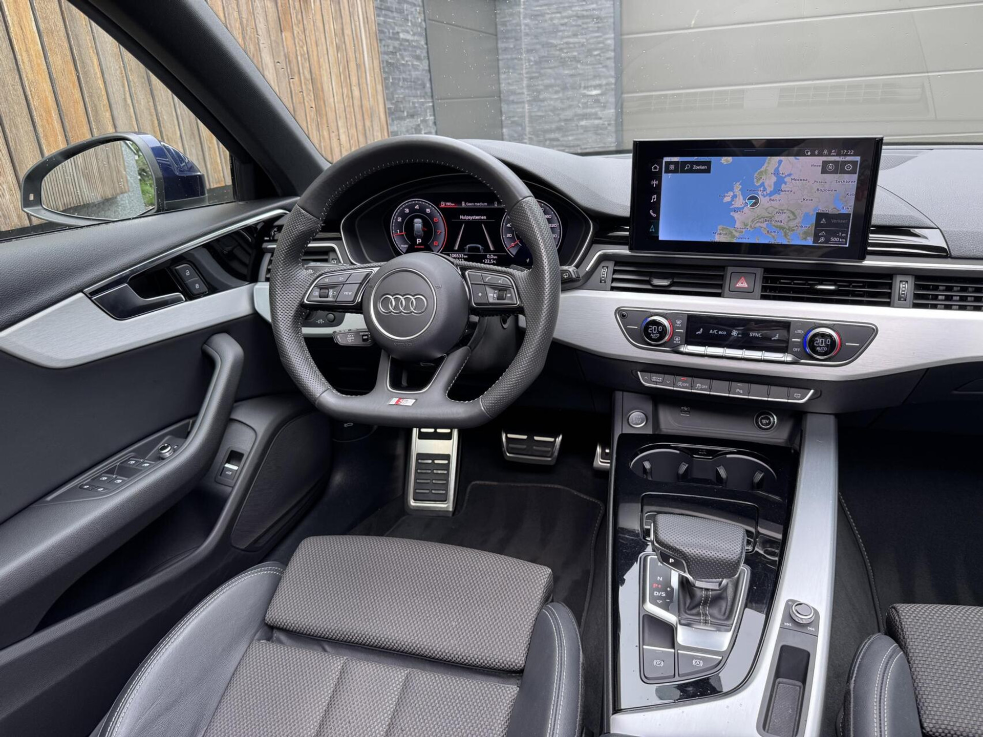 Audi A4 Avant 35 TFSI S-line Automaat | Panoramadak | Adaptieve cruise control | Grootlicht assistentie| Afgevlakt stuurwiel | Climate control | Getint glas | Zwart optiek | Parkeersensoren voor en achter 46807386-5.jpg | Timcars.nl