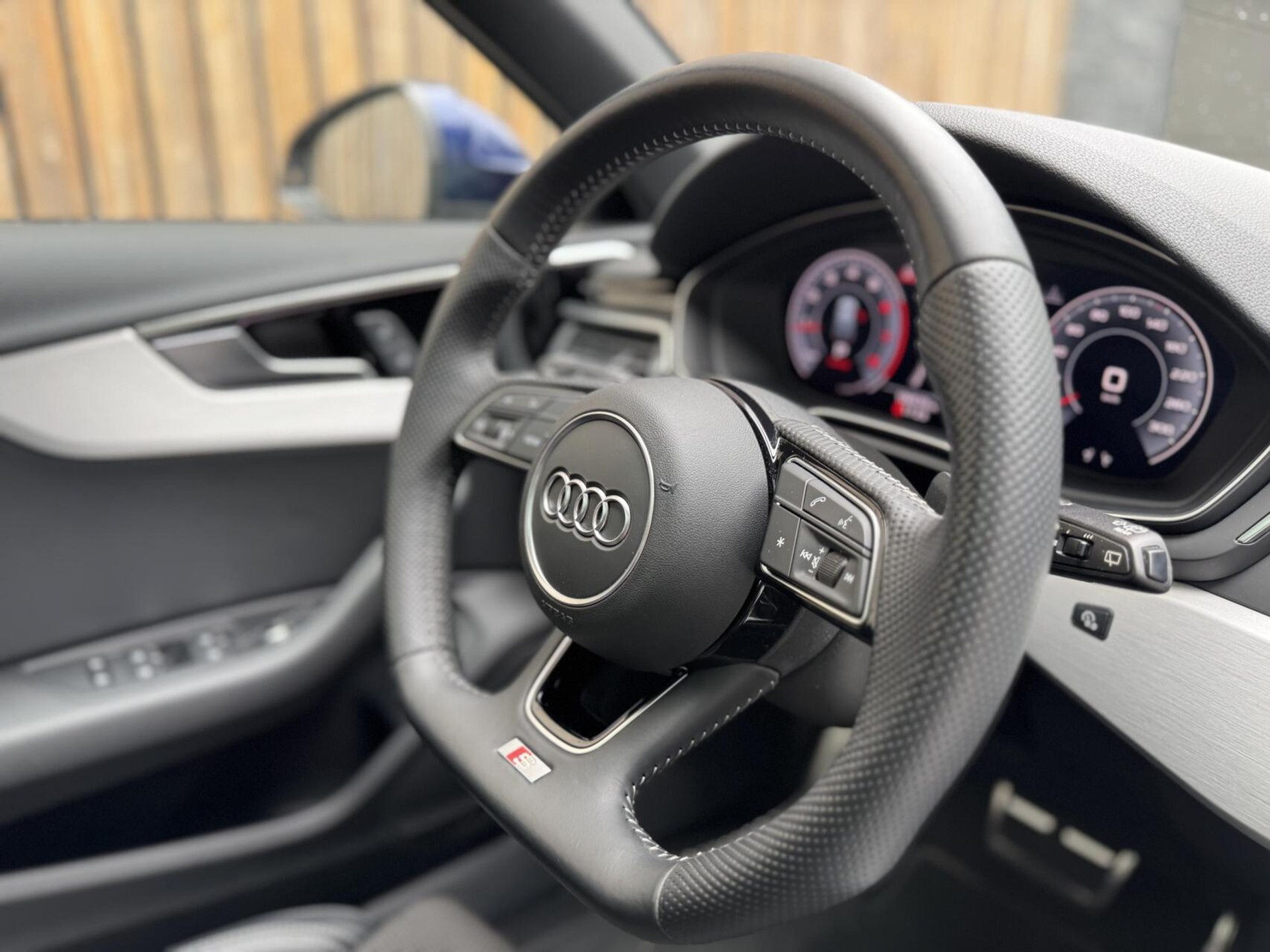 Audi A4 Avant 35 TFSI S-line Automaat | Panoramadak | Adaptieve cruise control | Grootlicht assistentie| Afgevlakt stuurwiel | Climate control | Getint glas | Zwart optiek | Parkeersensoren voor en achter 46807386-50.jpg | Timcars.nl