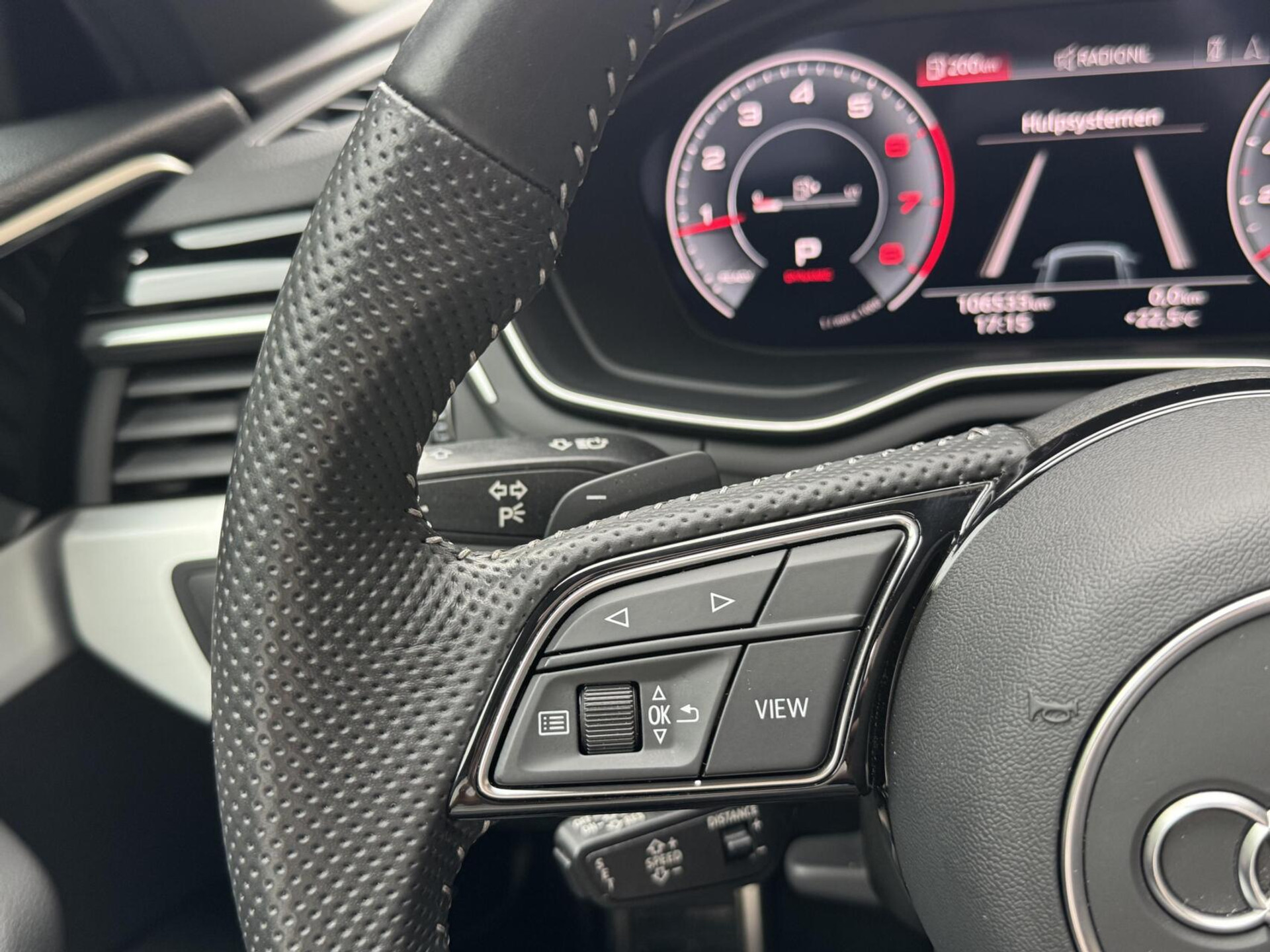 Audi A4 Avant 35 TFSI S-line Automaat | Panoramadak | Adaptieve cruise control | Grootlicht assistentie| Afgevlakt stuurwiel | Climate control | Getint glas | Zwart optiek | Parkeersensoren voor en achter 46807386-8.jpg | Timcars.nl