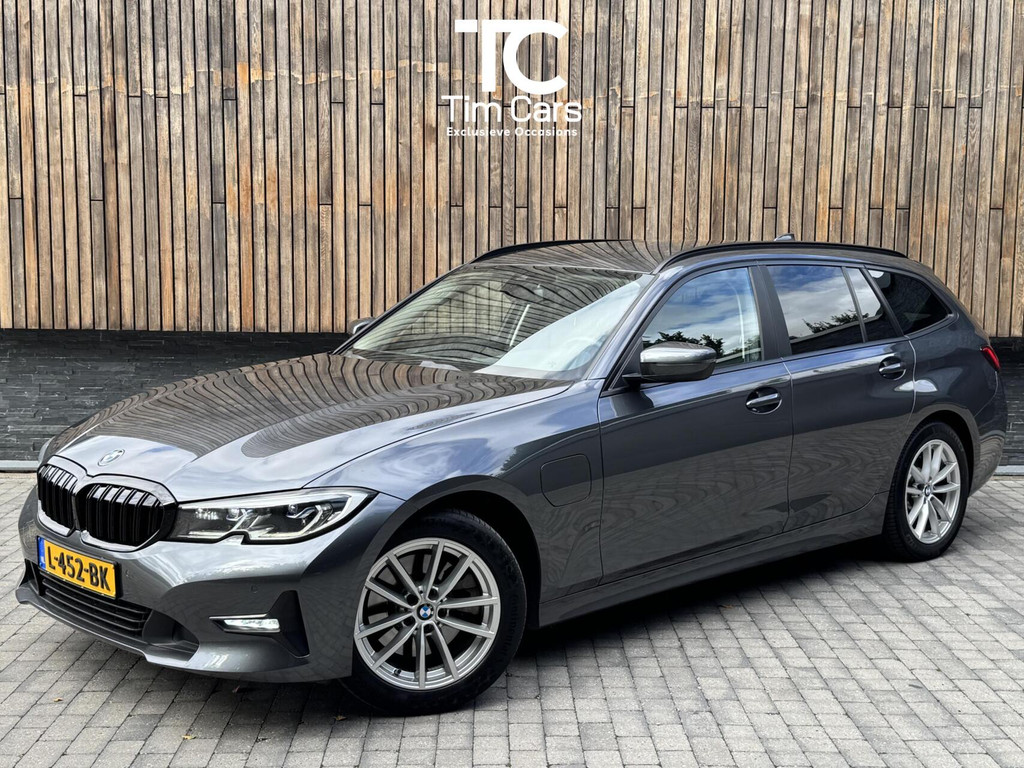 BMW 3 Serie Touring 320e High Executive Automaat | Trekhaak elektrisch | Navigatiesysteem | Laser LED | Draadloze telefoonlader | Apple CarPlay | Getint glas | Metallic lak | Sportleer | Parkeersensoren voor en achter 47381688-0.jpg | Timcars.nl