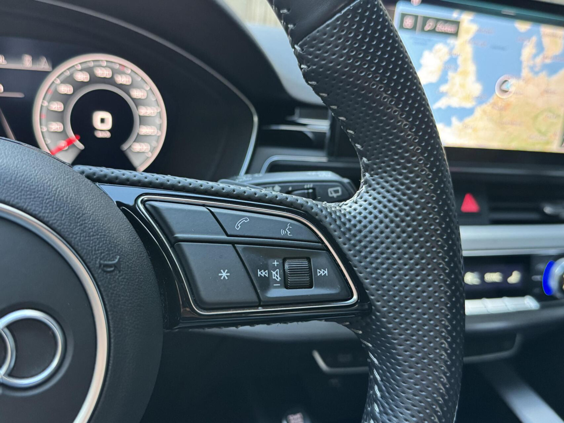 Audi A4 Avant 35 TFSI S-line Automaat | Quantumgrijs | LED | Getint glas | Afgevlakt stuurwiel | Navigatiesysteem | Apple CarPlay | Climate control | Cruise control | Parkeersensoren achter 47383857-11.jpg | Timcars.nl