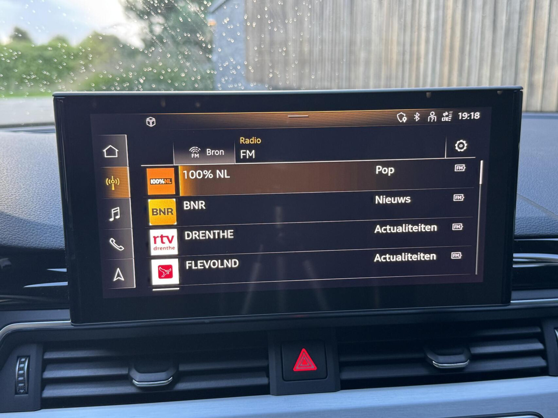 Audi A4 Avant 35 TFSI S-line Automaat | Quantumgrijs | LED | Getint glas | Afgevlakt stuurwiel | Navigatiesysteem | Apple CarPlay | Climate control | Cruise control | Parkeersensoren achter 47383857-14.jpg | Timcars.nl