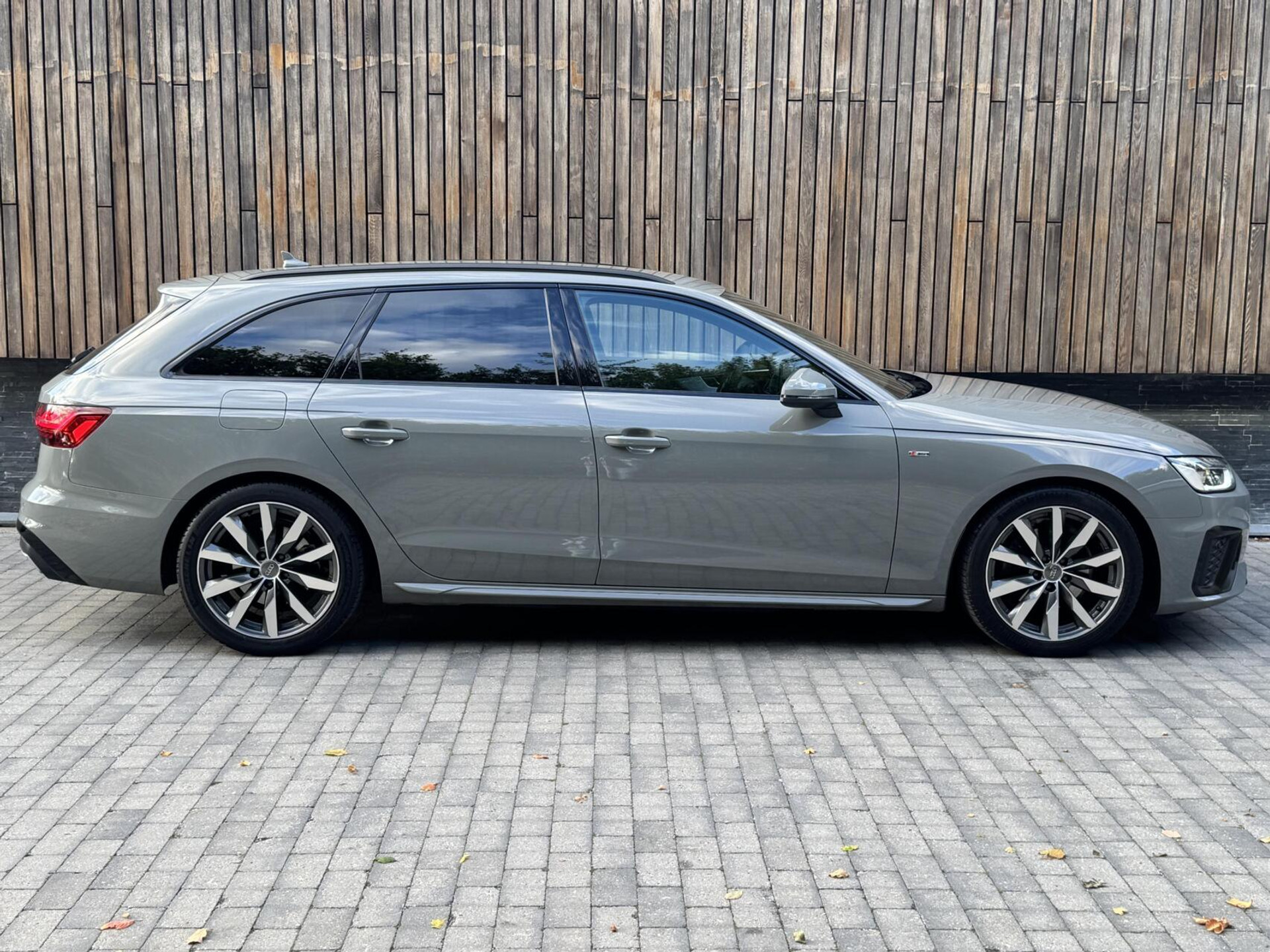 Audi A4 Avant 35 TFSI S-line Automaat | Quantumgrijs | LED | Getint glas | Afgevlakt stuurwiel | Navigatiesysteem | Apple CarPlay | Climate control | Cruise control | Parkeersensoren achter 47383857-36.jpg | Timcars.nl
