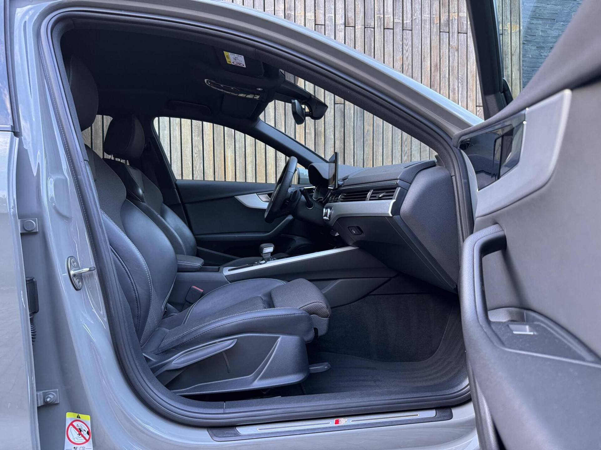 Audi A4 Avant 35 TFSI S-line Automaat | Quantumgrijs | LED | Getint glas | Afgevlakt stuurwiel | Navigatiesysteem | Apple CarPlay | Climate control | Cruise control | Parkeersensoren achter 47383857-39.jpg | Timcars.nl