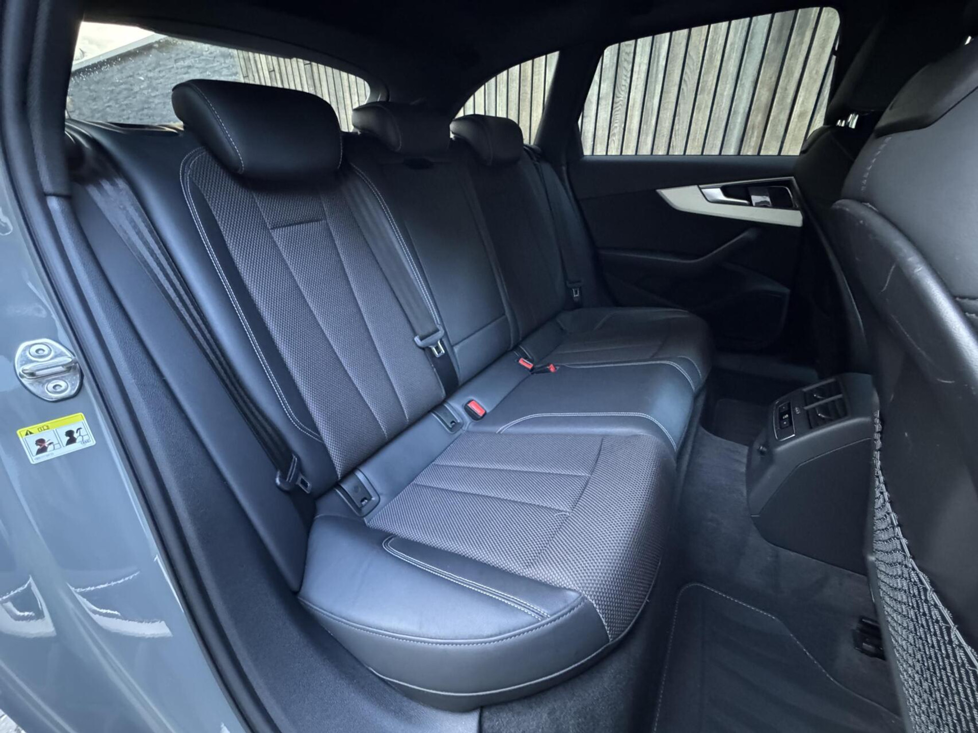 Audi A4 Avant 35 TFSI S-line Automaat | Quantumgrijs | LED | Getint glas | Afgevlakt stuurwiel | Navigatiesysteem | Apple CarPlay | Climate control | Cruise control | Parkeersensoren achter 47383857-42.jpg | Timcars.nl