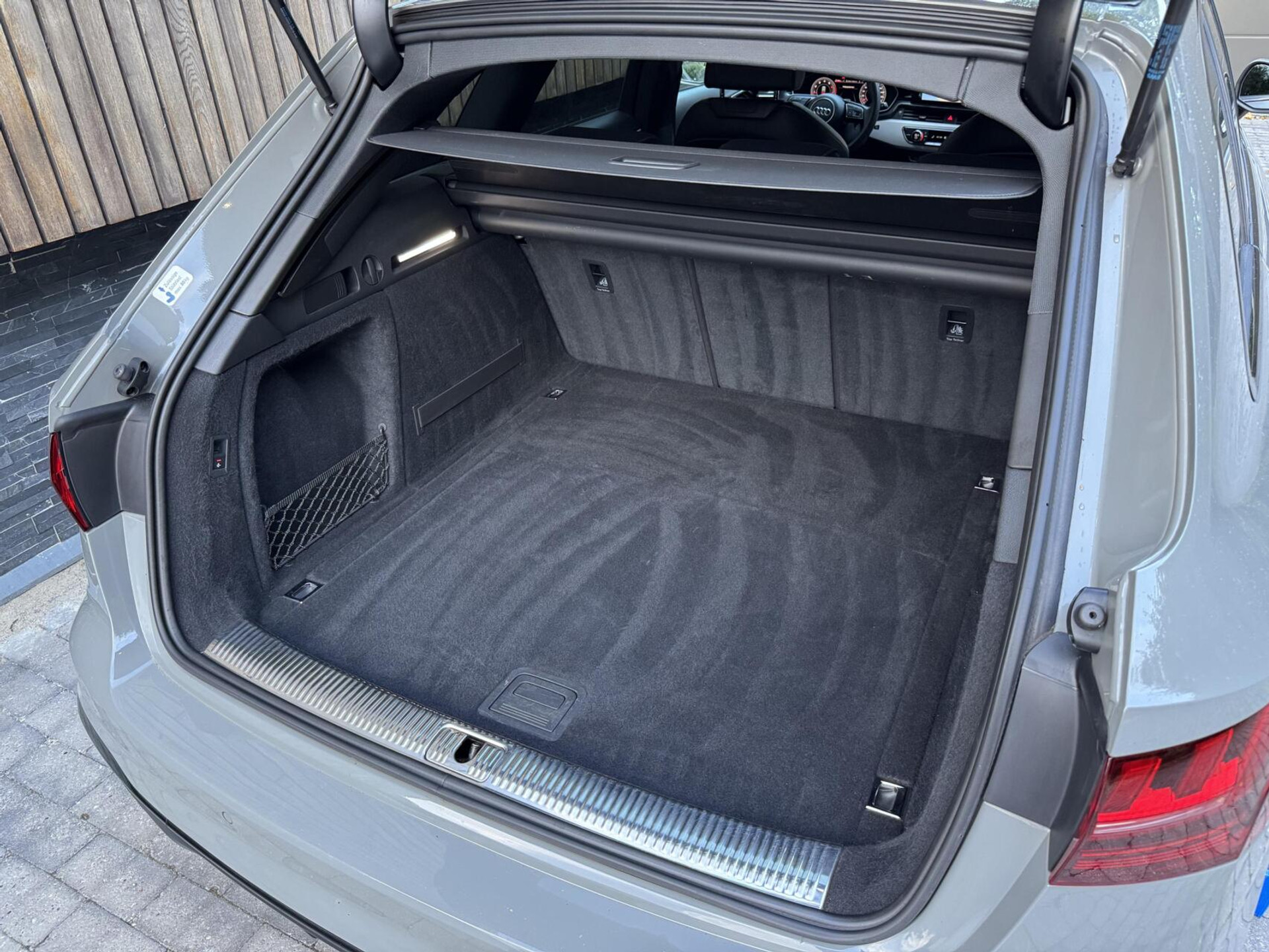Audi A4 Avant 35 TFSI S-line Automaat | Quantumgrijs | LED | Getint glas | Afgevlakt stuurwiel | Navigatiesysteem | Apple CarPlay | Climate control | Cruise control | Parkeersensoren achter 47383857-46.jpg | Timcars.nl