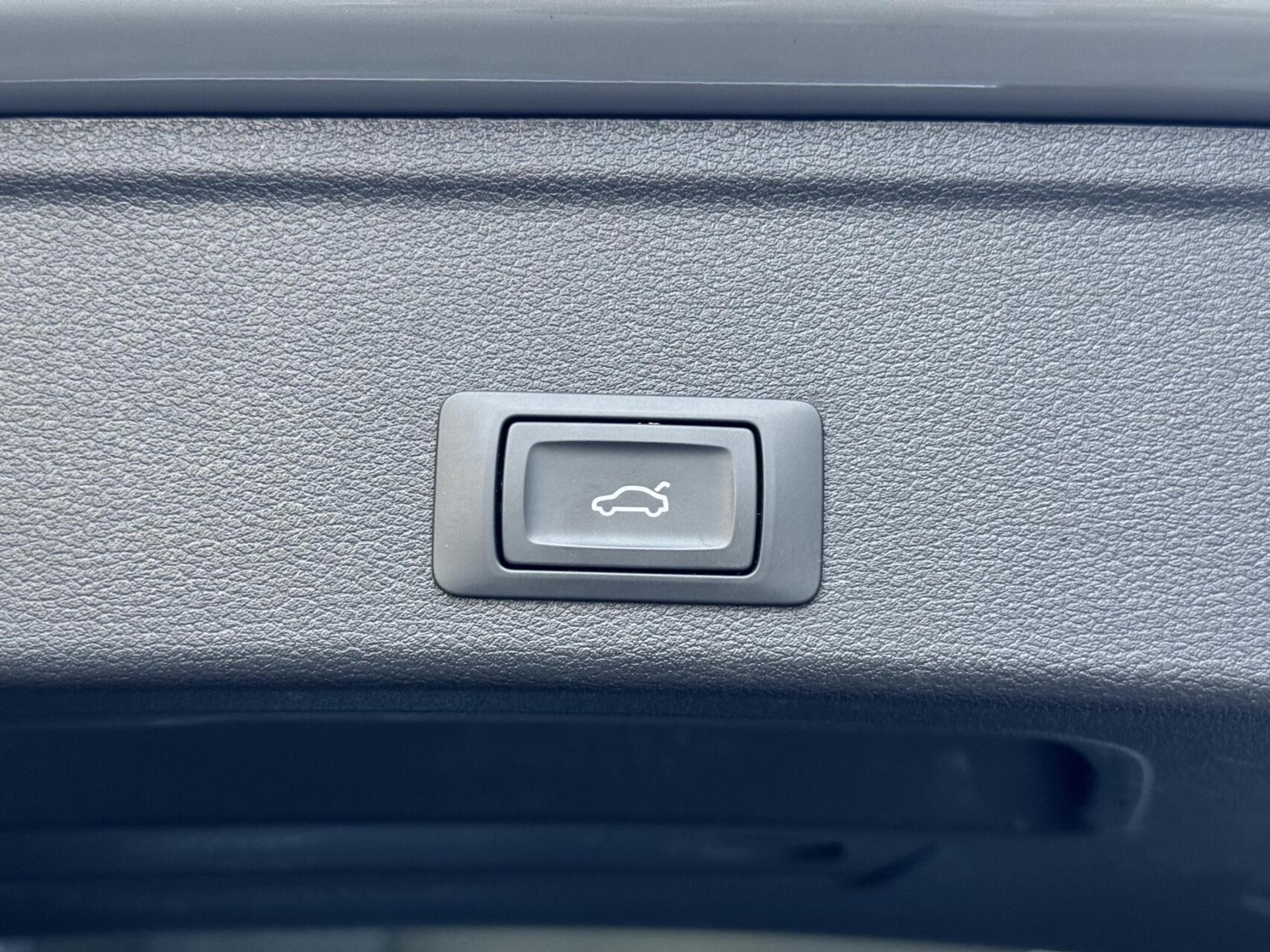 Audi A4 Avant 35 TFSI S-line Automaat | Quantumgrijs | LED | Getint glas | Afgevlakt stuurwiel | Navigatiesysteem | Apple CarPlay | Climate control | Cruise control | Parkeersensoren achter 47383857-47.jpg | Timcars.nl