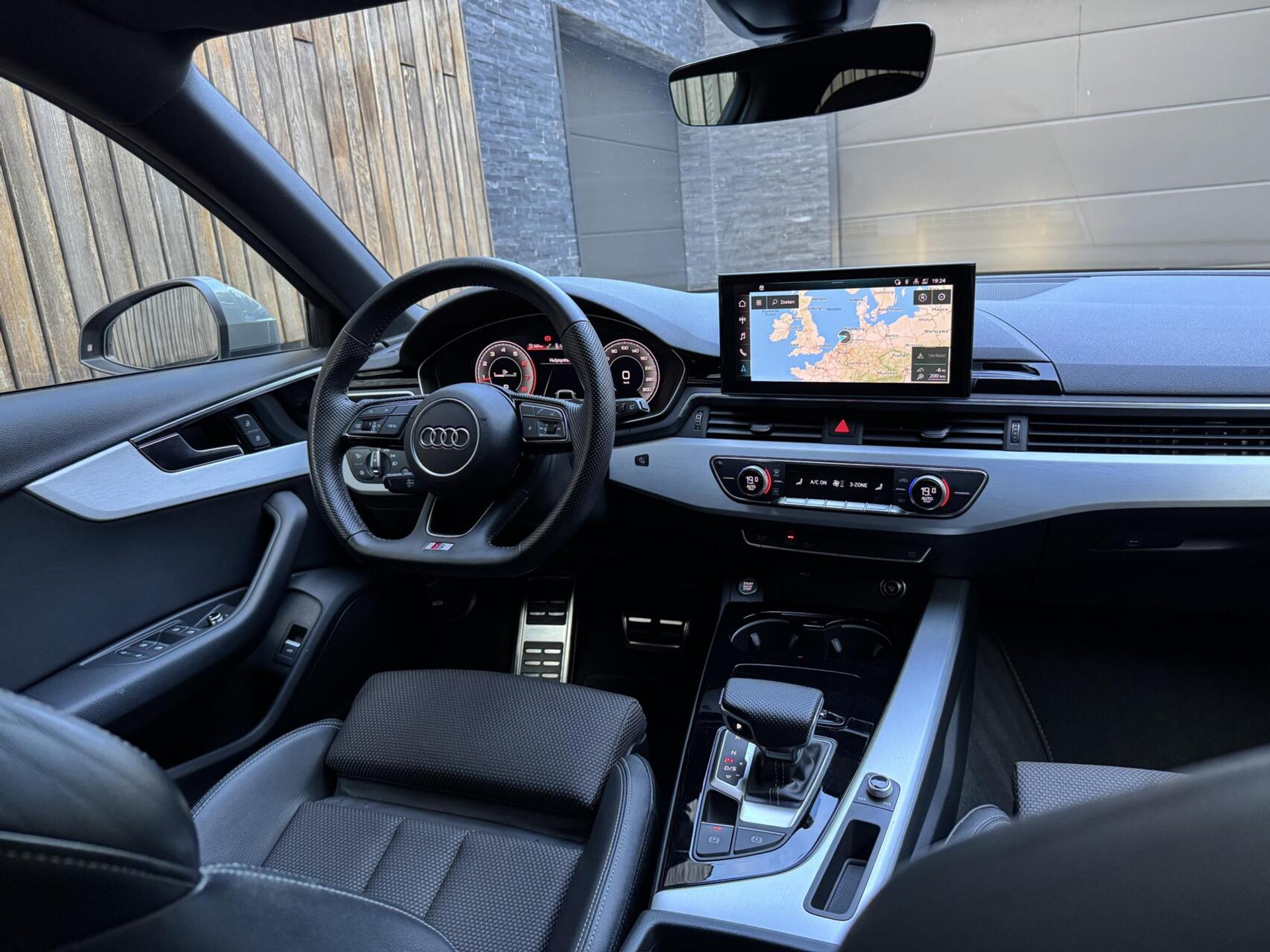Audi A4 Avant 35 TFSI S-line Automaat | Quantumgrijs | LED | Getint glas | Afgevlakt stuurwiel | Navigatiesysteem | Apple CarPlay | Climate control | Cruise control | Parkeersensoren achter 47383857-48.jpg | Timcars.nl