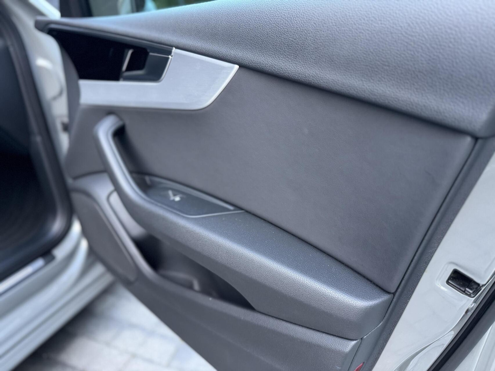 Audi A4 Avant 35 TFSI S-line Automaat | Quantumgrijs | LED | Getint glas | Afgevlakt stuurwiel | Navigatiesysteem | Apple CarPlay | Climate control | Cruise control | Parkeersensoren achter 47383857-51.jpg | Timcars.nl