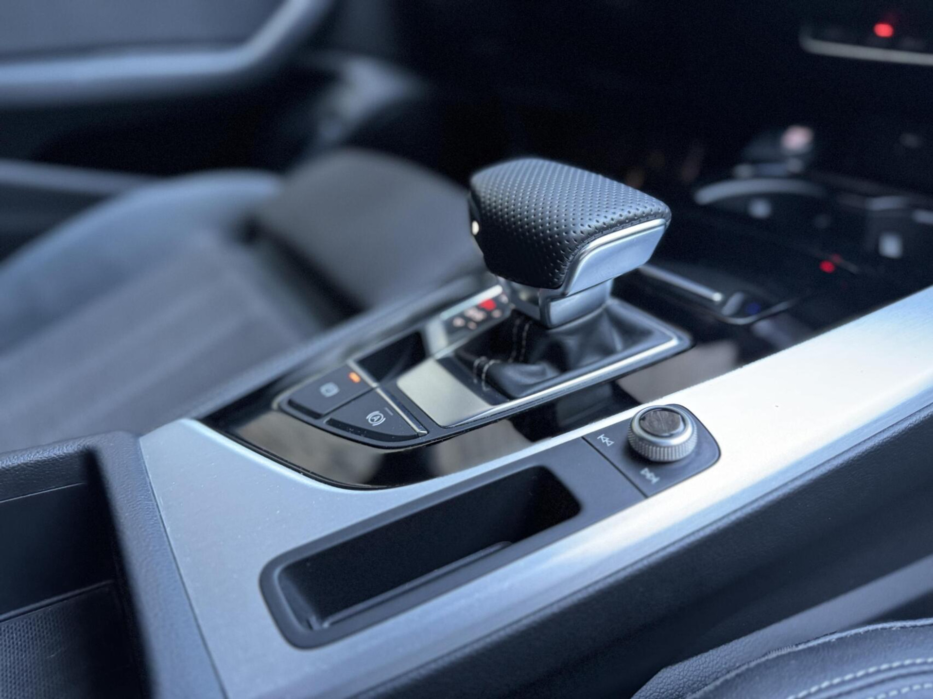 Audi A4 Avant 35 TFSI S-line Automaat | Quantumgrijs | LED | Getint glas | Afgevlakt stuurwiel | Navigatiesysteem | Apple CarPlay | Climate control | Cruise control | Parkeersensoren achter 47383857-54.jpg | Timcars.nl