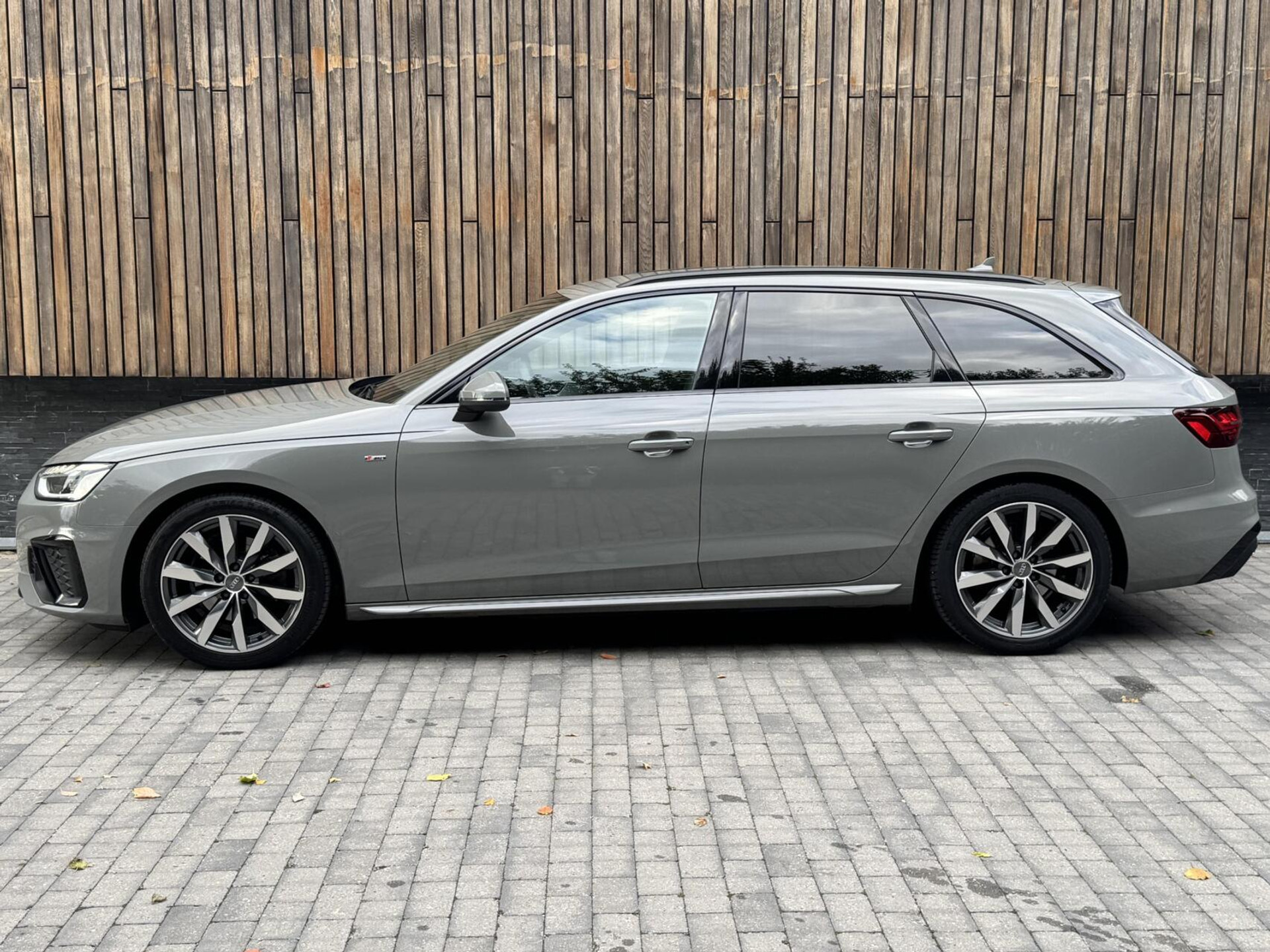 Audi A4 Avant 35 TFSI S-line Automaat | Quantumgrijs | LED | Getint glas | Afgevlakt stuurwiel | Navigatiesysteem | Apple CarPlay | Climate control | Cruise control | Parkeersensoren achter 47383857-60.jpg | Timcars.nl