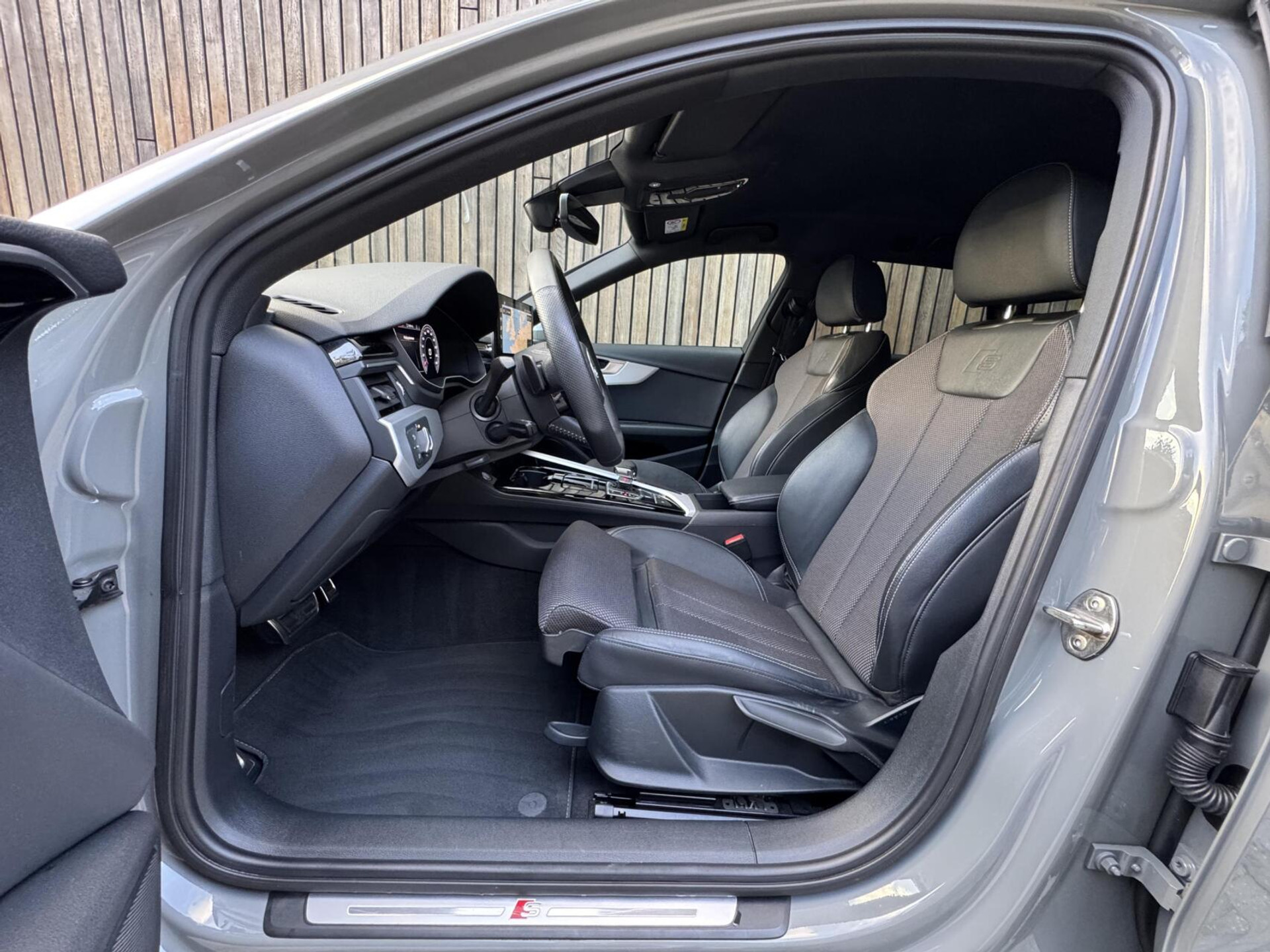 Audi A4 Avant 35 TFSI S-line Automaat | Quantumgrijs | LED | Getint glas | Afgevlakt stuurwiel | Navigatiesysteem | Apple CarPlay | Climate control | Cruise control | Parkeersensoren achter 47383857-8.jpg | Timcars.nl