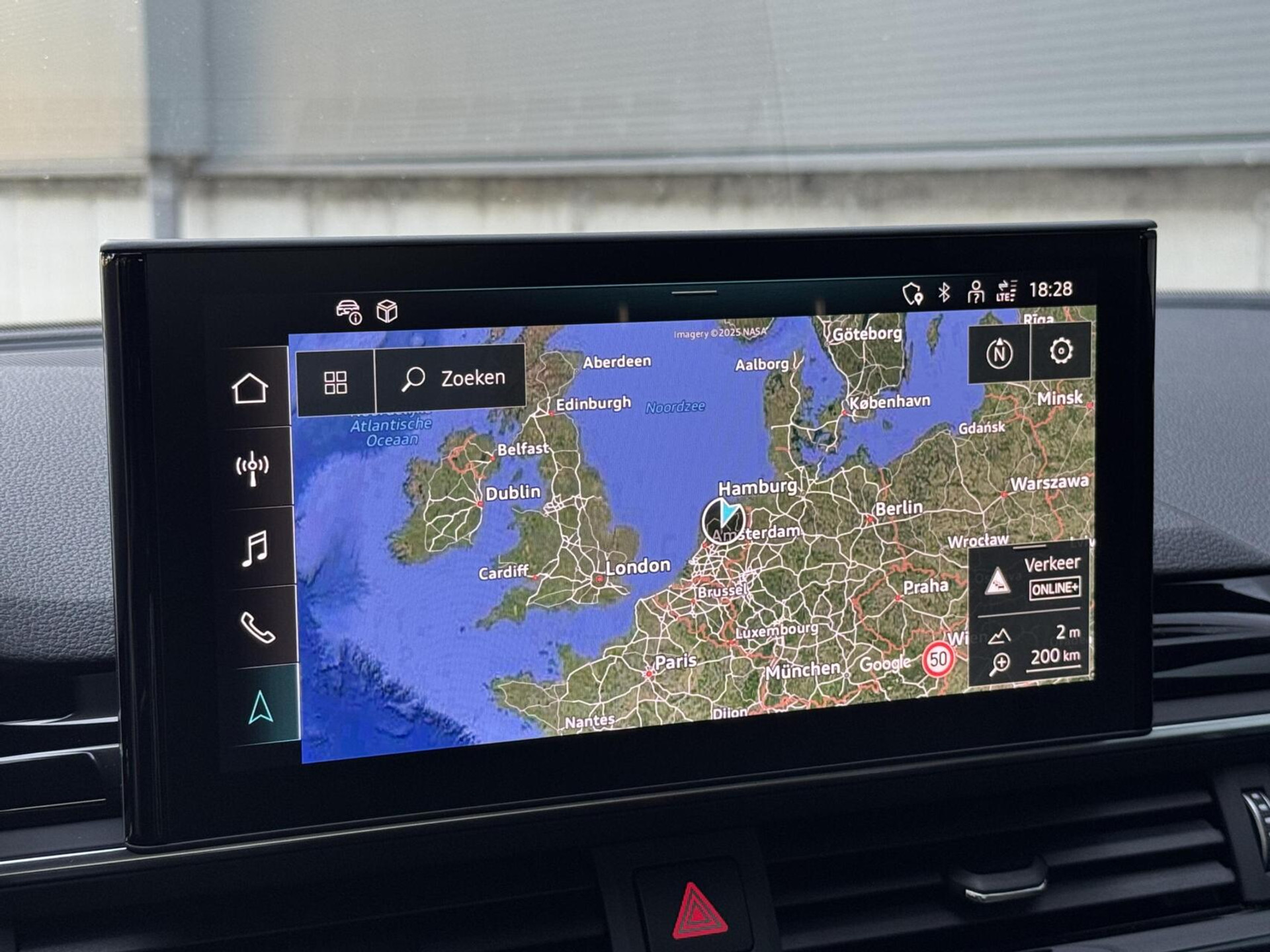 Audi A4 Avant 35 TFSI S edition Competition Automaat | Zwart optiek | Stoelverwarming | Google Navigatie | Apple CarPlay | Getint glas | LED verlichting | Getint glas | Parkeersensoren voor en achter 47519732-11.jpg | Timcars.nl