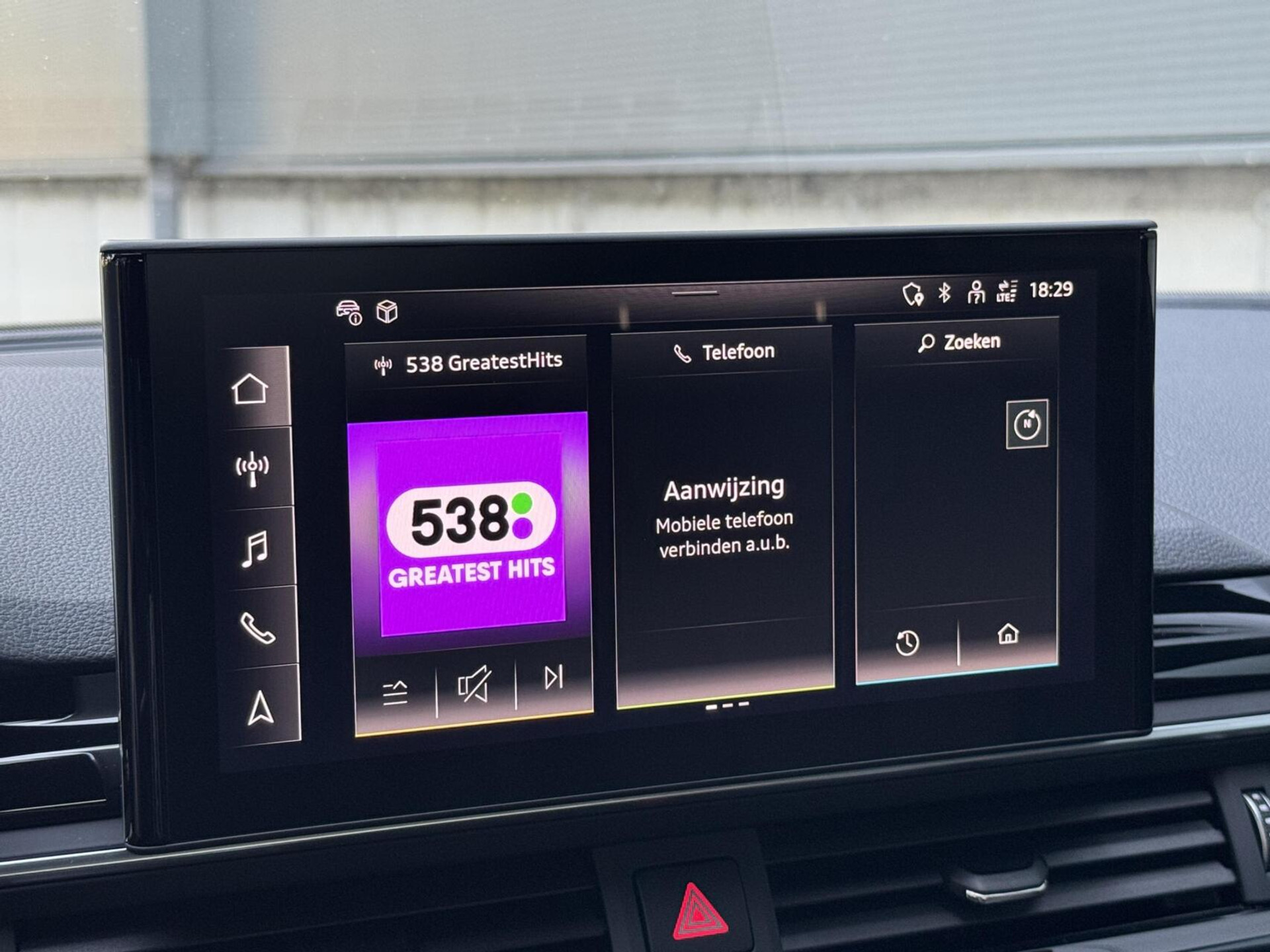 Audi A4 Avant 35 TFSI S edition Competition Automaat | Zwart optiek | Stoelverwarming | Google Navigatie | Apple CarPlay | Getint glas | LED verlichting | Getint glas | Parkeersensoren voor en achter 47519732-13.jpg | Timcars.nl