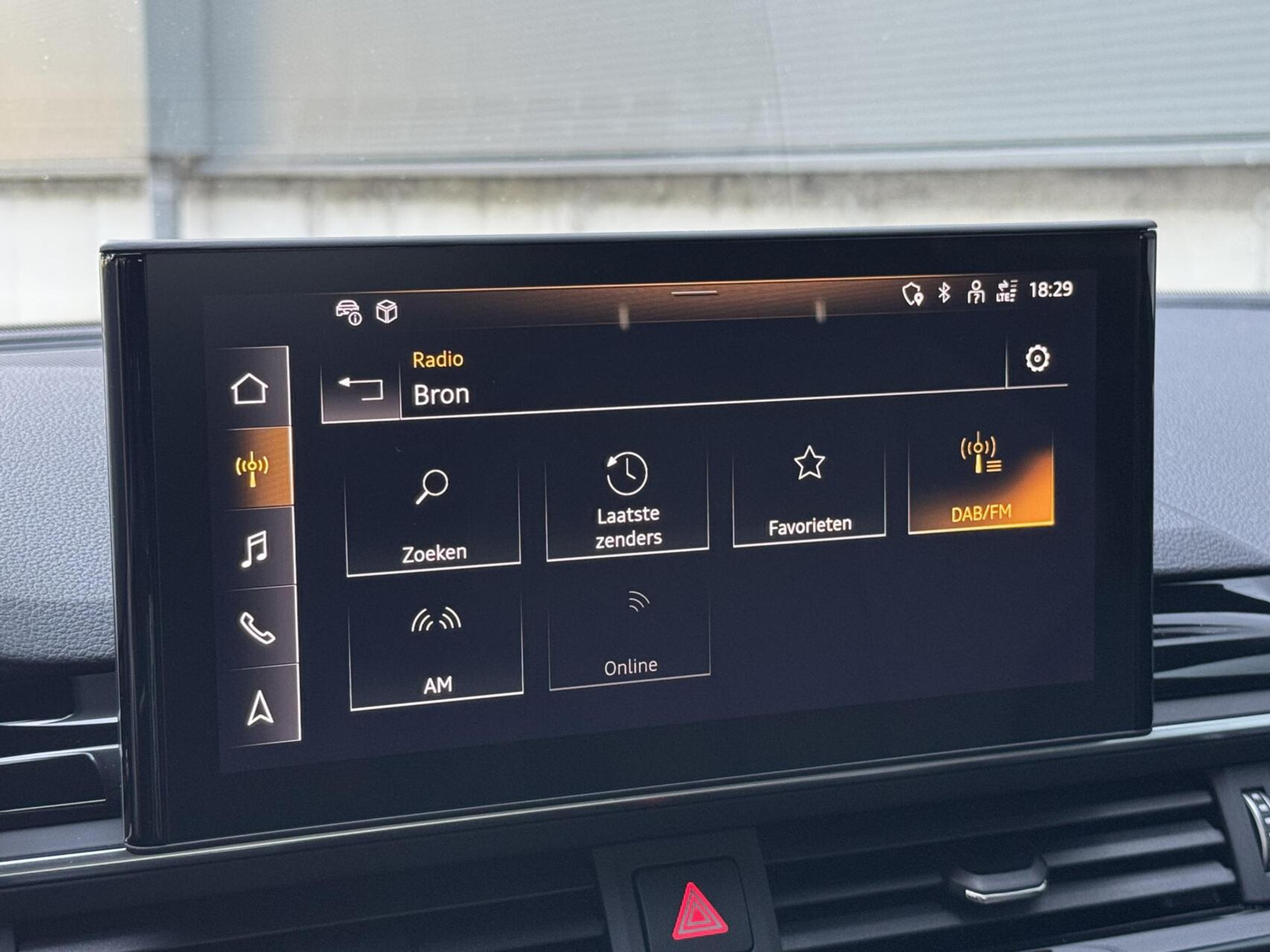 Audi A4 Avant 35 TFSI S edition Competition Automaat | Zwart optiek | Stoelverwarming | Google Navigatie | Apple CarPlay | Getint glas | LED verlichting | Getint glas | Parkeersensoren voor en achter 47519732-15.jpg | Timcars.nl