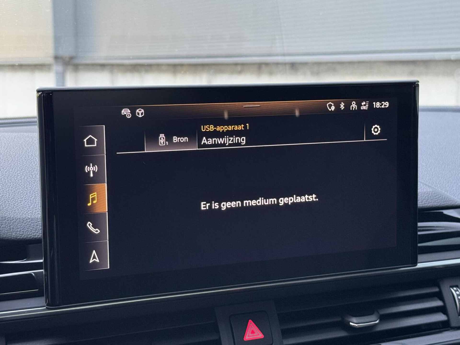 Audi A4 Avant 35 TFSI S edition Competition Automaat | Zwart optiek | Stoelverwarming | Google Navigatie | Apple CarPlay | Getint glas | LED verlichting | Getint glas | Parkeersensoren voor en achter 47519732-16.jpg | Timcars.nl