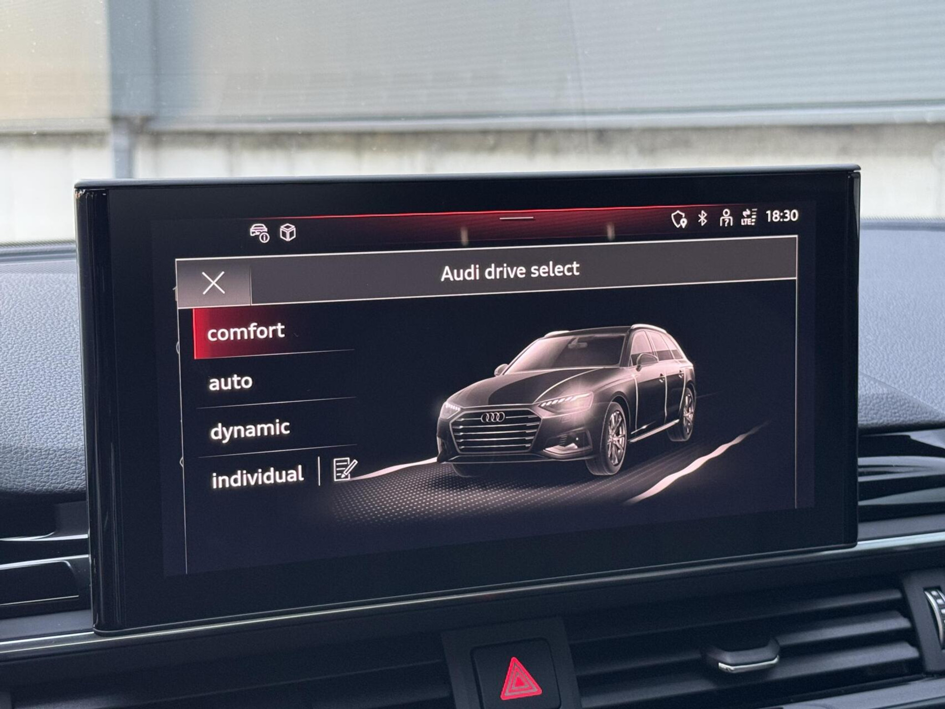 Audi A4 Avant 35 TFSI S edition Competition Automaat | Zwart optiek | Stoelverwarming | Google Navigatie | Apple CarPlay | Getint glas | LED verlichting | Getint glas | Parkeersensoren voor en achter 47519732-21.jpg | Timcars.nl