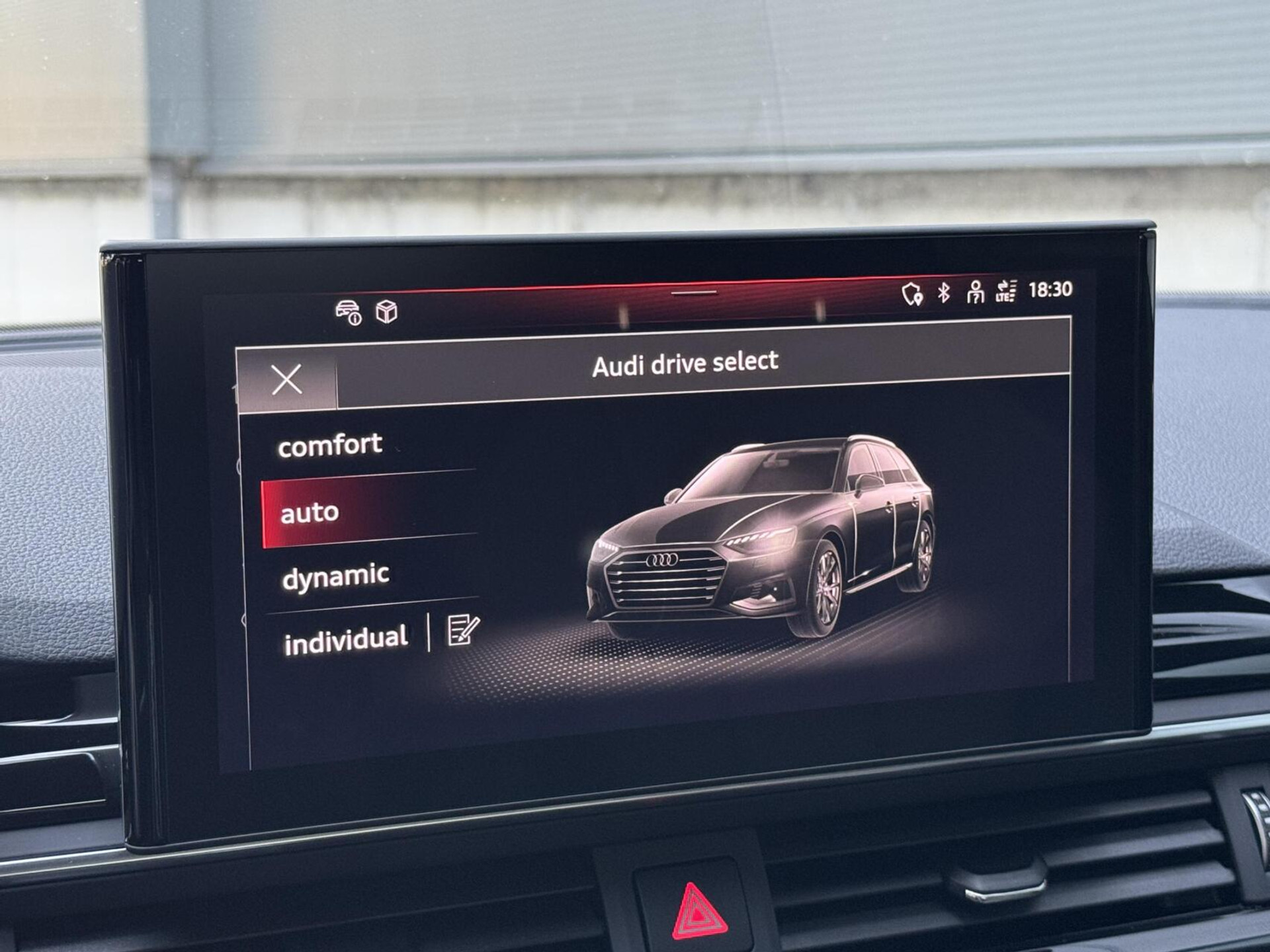Audi A4 Avant 35 TFSI S edition Competition Automaat | Zwart optiek | Stoelverwarming | Google Navigatie | Apple CarPlay | Getint glas | LED verlichting | Getint glas | Parkeersensoren voor en achter 47519732-22.jpg | Timcars.nl