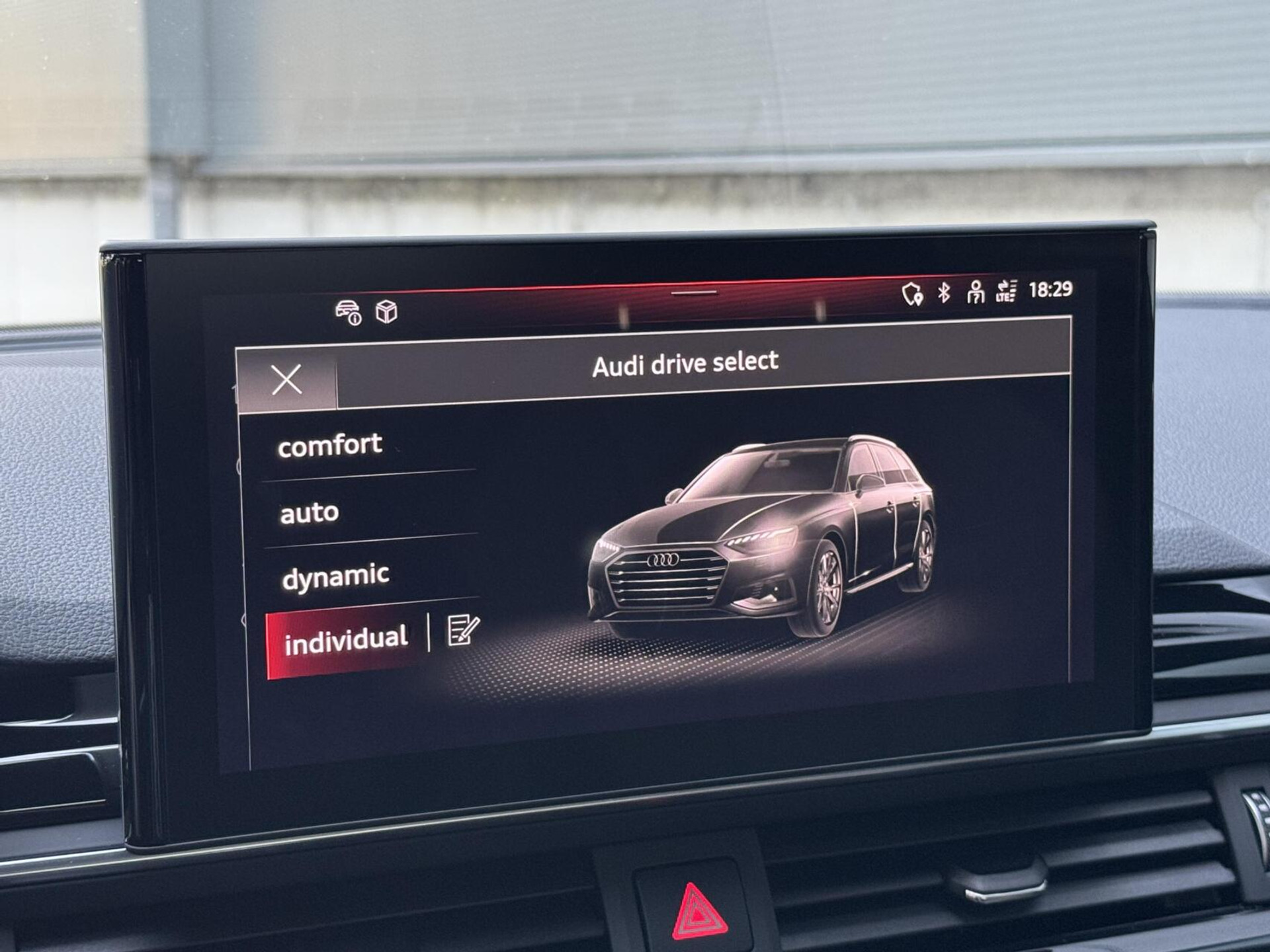 Audi A4 Avant 35 TFSI S edition Competition Automaat | Zwart optiek | Stoelverwarming | Google Navigatie | Apple CarPlay | Getint glas | LED verlichting | Getint glas | Parkeersensoren voor en achter 47519732-24.jpg | Timcars.nl