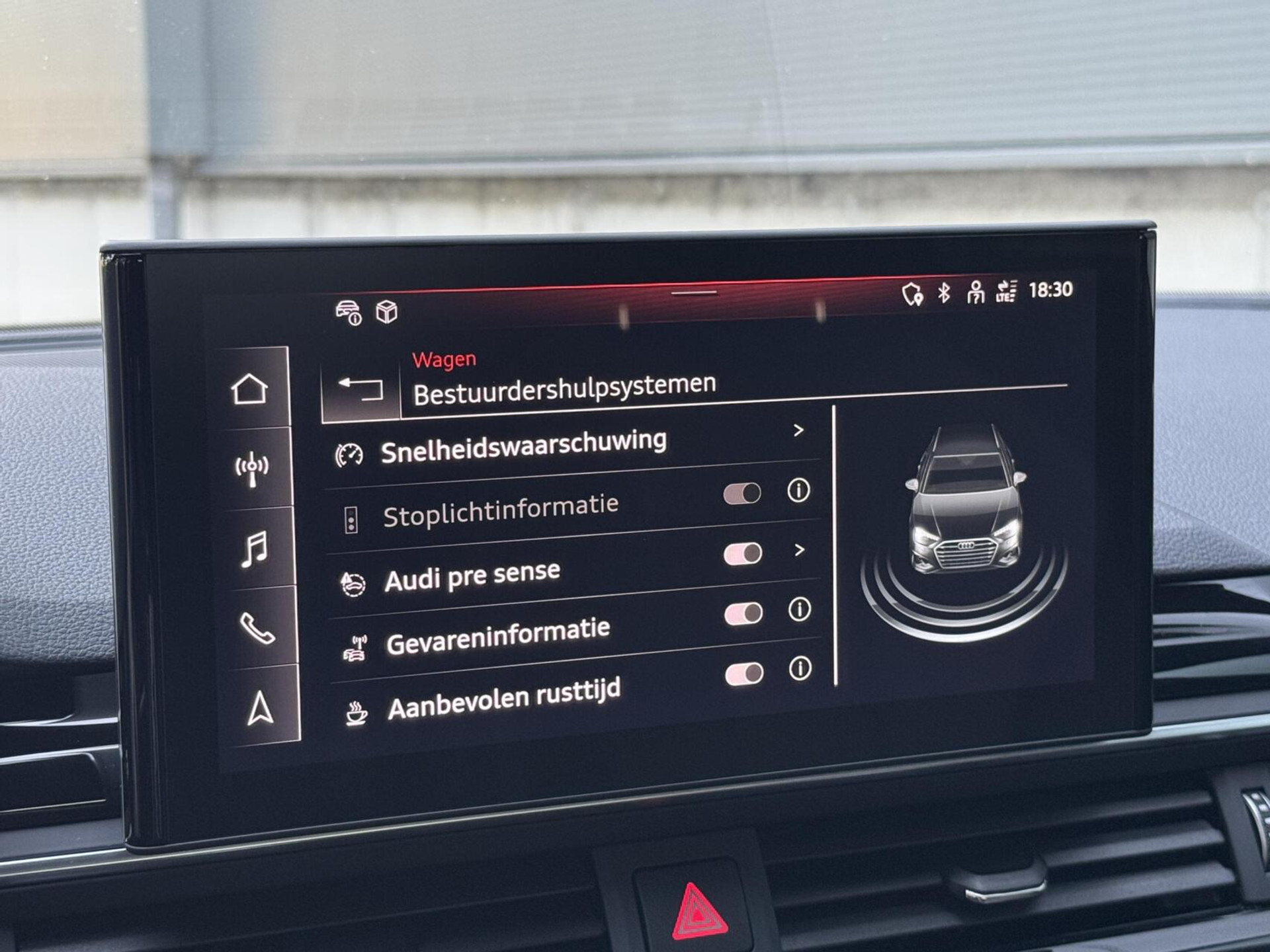 Audi A4 Avant 35 TFSI S edition Competition Automaat | Zwart optiek | Stoelverwarming | Google Navigatie | Apple CarPlay | Getint glas | LED verlichting | Getint glas | Parkeersensoren voor en achter 47519732-26.jpg | Timcars.nl