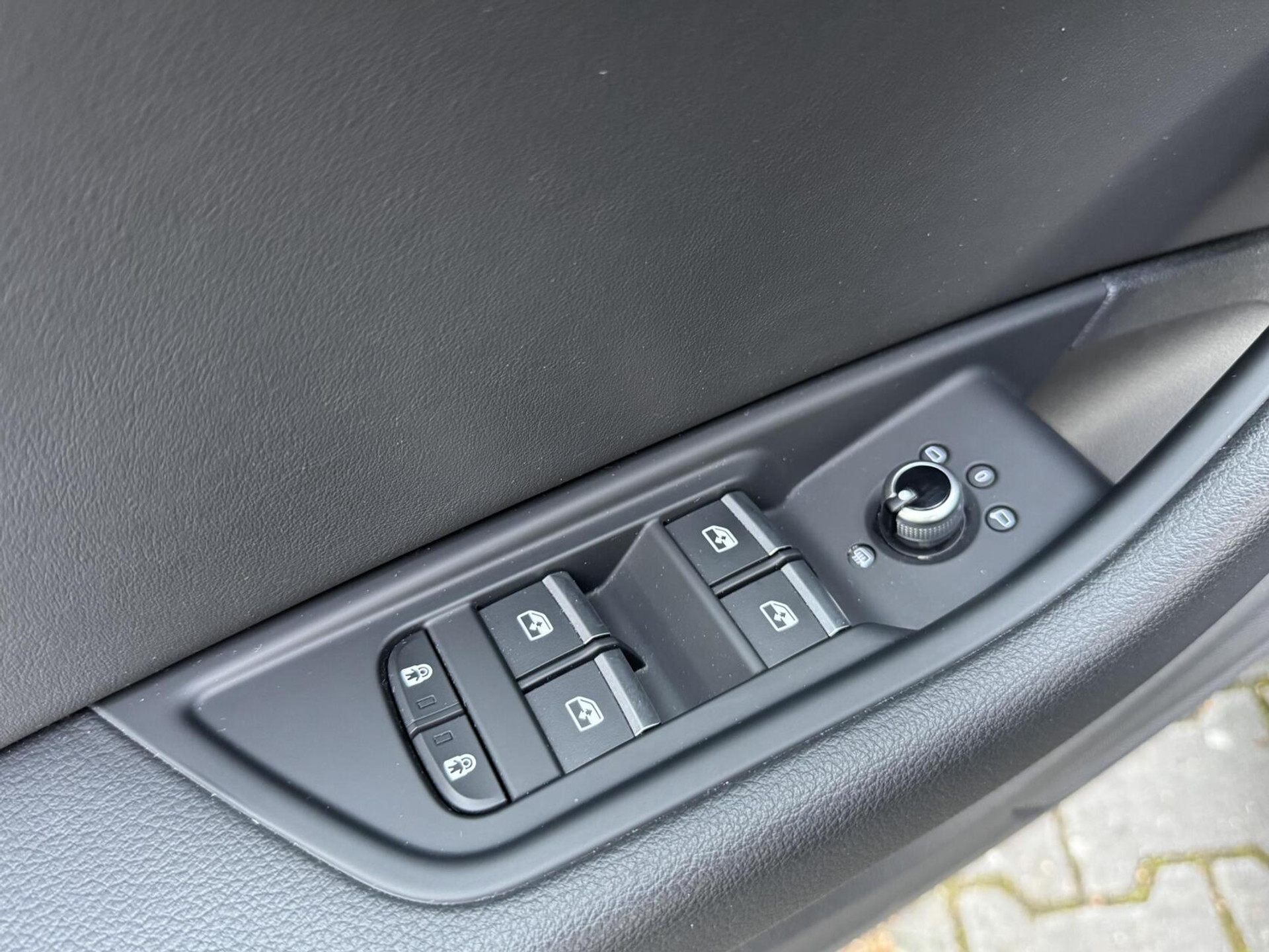 Audi A4 Avant 35 TFSI S edition Competition Automaat | Zwart optiek | Stoelverwarming | Google Navigatie | Apple CarPlay | Getint glas | LED verlichting | Getint glas | Parkeersensoren voor en achter 47519732-3.jpg | Timcars.nl