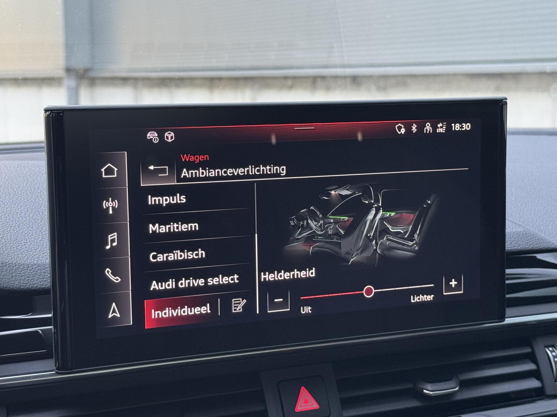 Audi A4 Avant 35 TFSI S edition Competition Automaat | Zwart optiek | Stoelverwarming | Google Navigatie | Apple CarPlay | Getint glas | LED verlichting | Getint glas | Parkeersensoren voor en achter 47519732-30.jpg | Timcars.nl