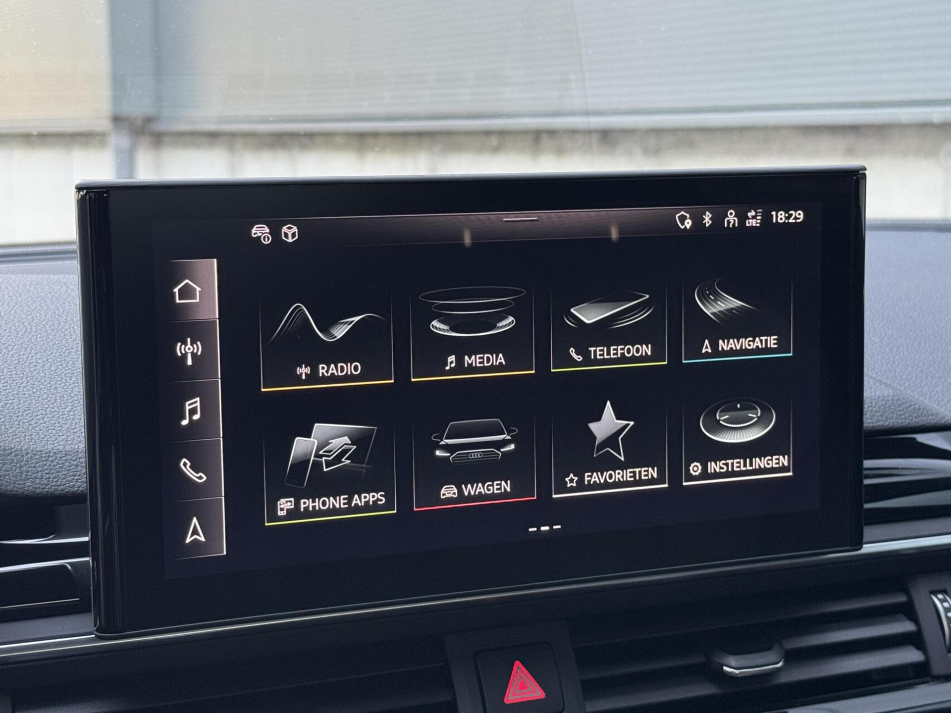 Audi A4 Avant 35 TFSI S edition Competition Automaat | Zwart optiek | Stoelverwarming | Google Navigatie | Apple CarPlay | Getint glas | LED verlichting | Getint glas | Parkeersensoren voor en achter 47519732-32.jpg | Timcars.nl