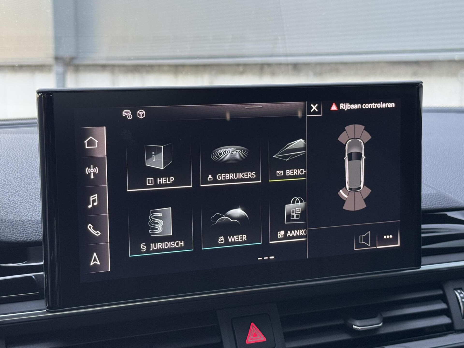 Audi A4 Avant 35 TFSI S edition Competition Automaat | Zwart optiek | Stoelverwarming | Google Navigatie | Apple CarPlay | Getint glas | LED verlichting | Getint glas | Parkeersensoren voor en achter 47519732-34.jpg | Timcars.nl