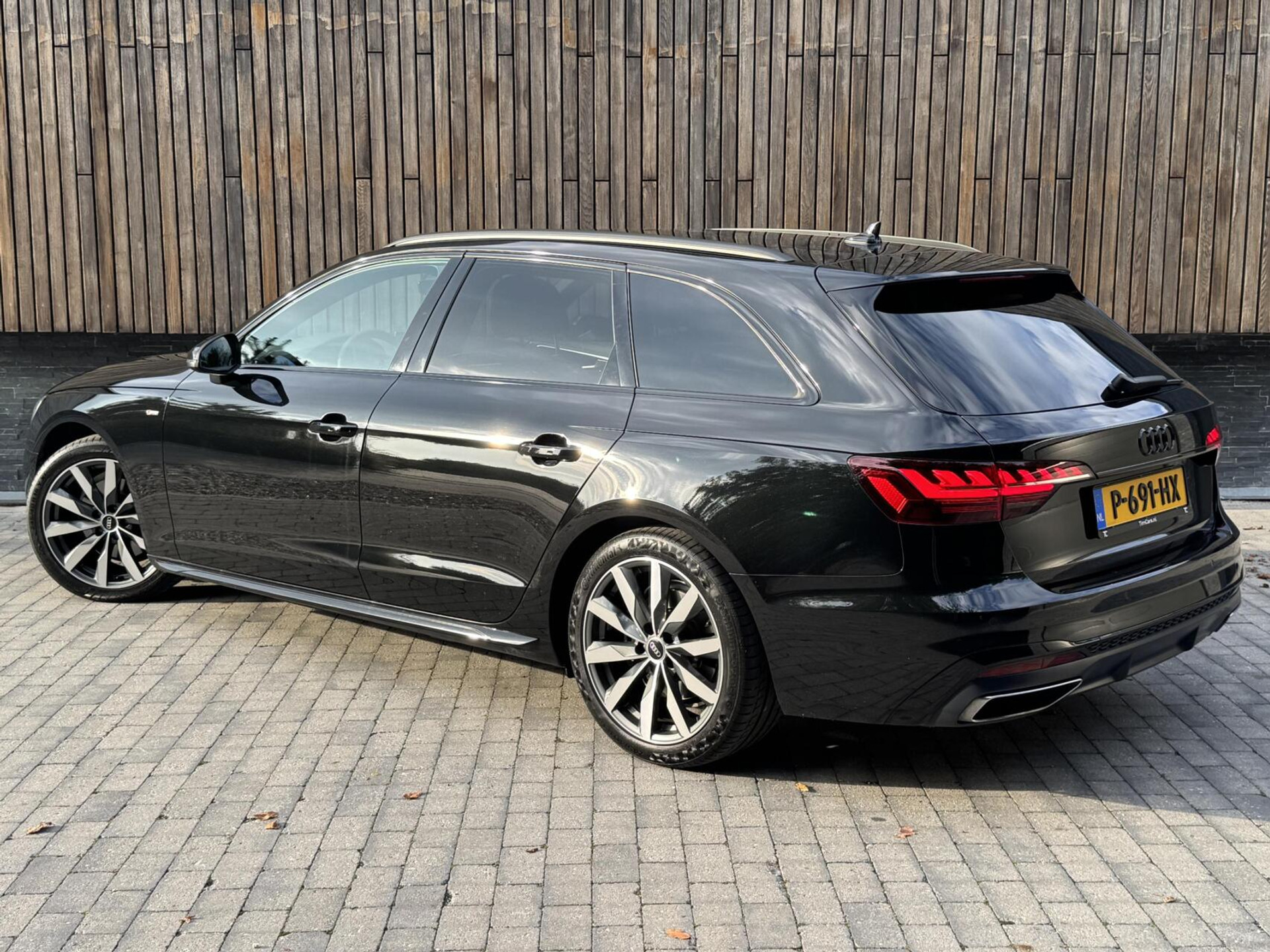 Audi A4 Avant 35 TFSI S edition Competition Automaat | Zwart optiek | Stoelverwarming | Google Navigatie | Apple CarPlay | Getint glas | LED verlichting | Getint glas | Parkeersensoren voor en achter 47519732-38.jpg | Timcars.nl