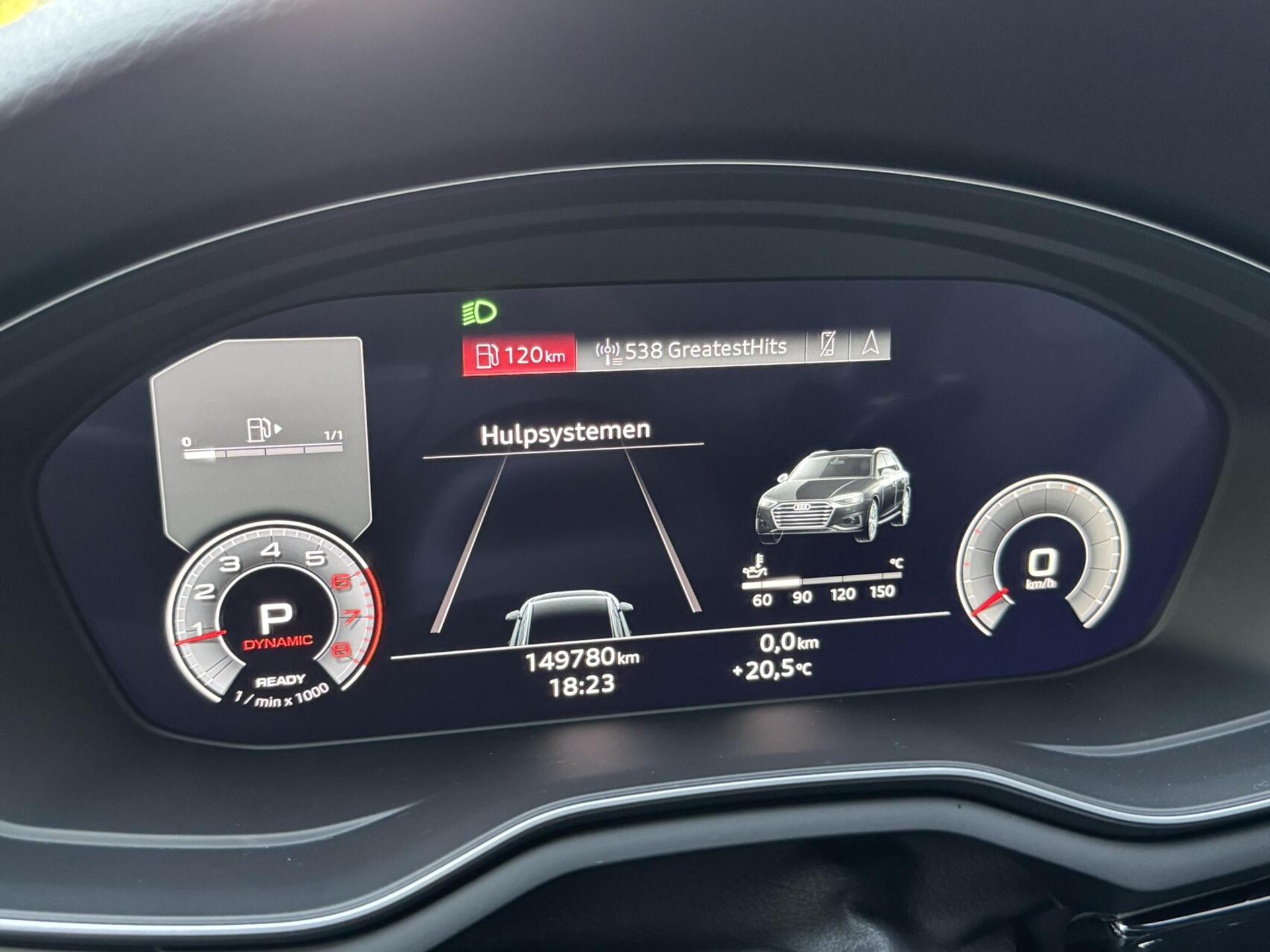 Audi A4 Avant 35 TFSI S edition Competition Automaat | Zwart optiek | Stoelverwarming | Google Navigatie | Apple CarPlay | Getint glas | LED verlichting | Getint glas | Parkeersensoren voor en achter 47519732-4.jpg | Timcars.nl