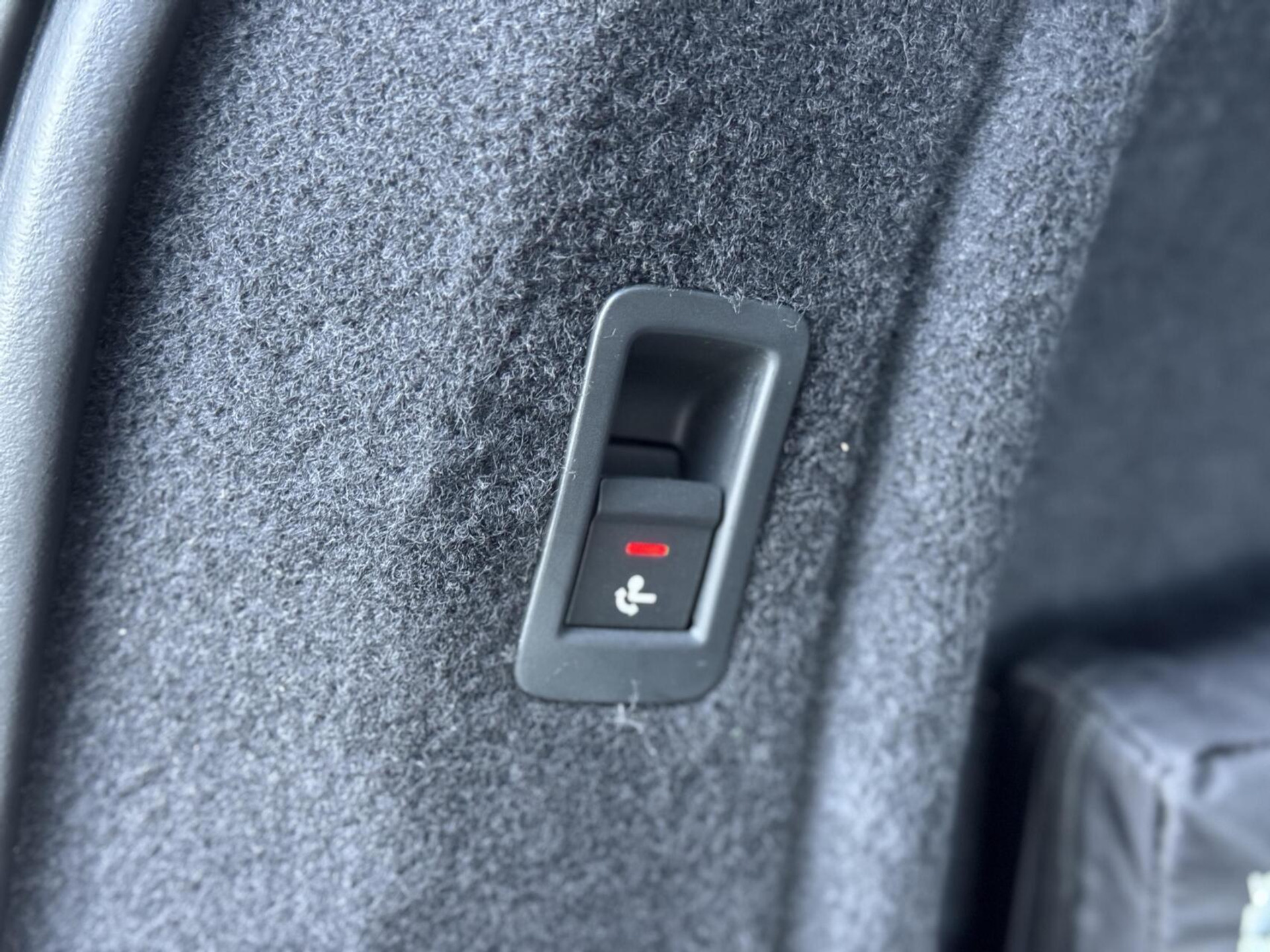 Audi A4 Avant 35 TFSI S edition Competition Automaat | Zwart optiek | Stoelverwarming | Google Navigatie | Apple CarPlay | Getint glas | LED verlichting | Getint glas | Parkeersensoren voor en achter 47519732-51.jpg | Timcars.nl