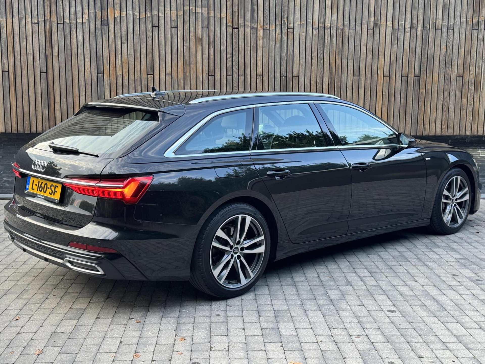 Audi A6 Avant 40 TFSI S edition Automaat | Cognac leren bekleding | LED Matrix verlichting | Stoelverwarming | Sfeerverlichting | Zonneschermen zijruiten achter | Digitale cockpit | Achteruitrijcamera | Parkeersensoren voor en achter 47519735-1.jpg | Timcars.nl