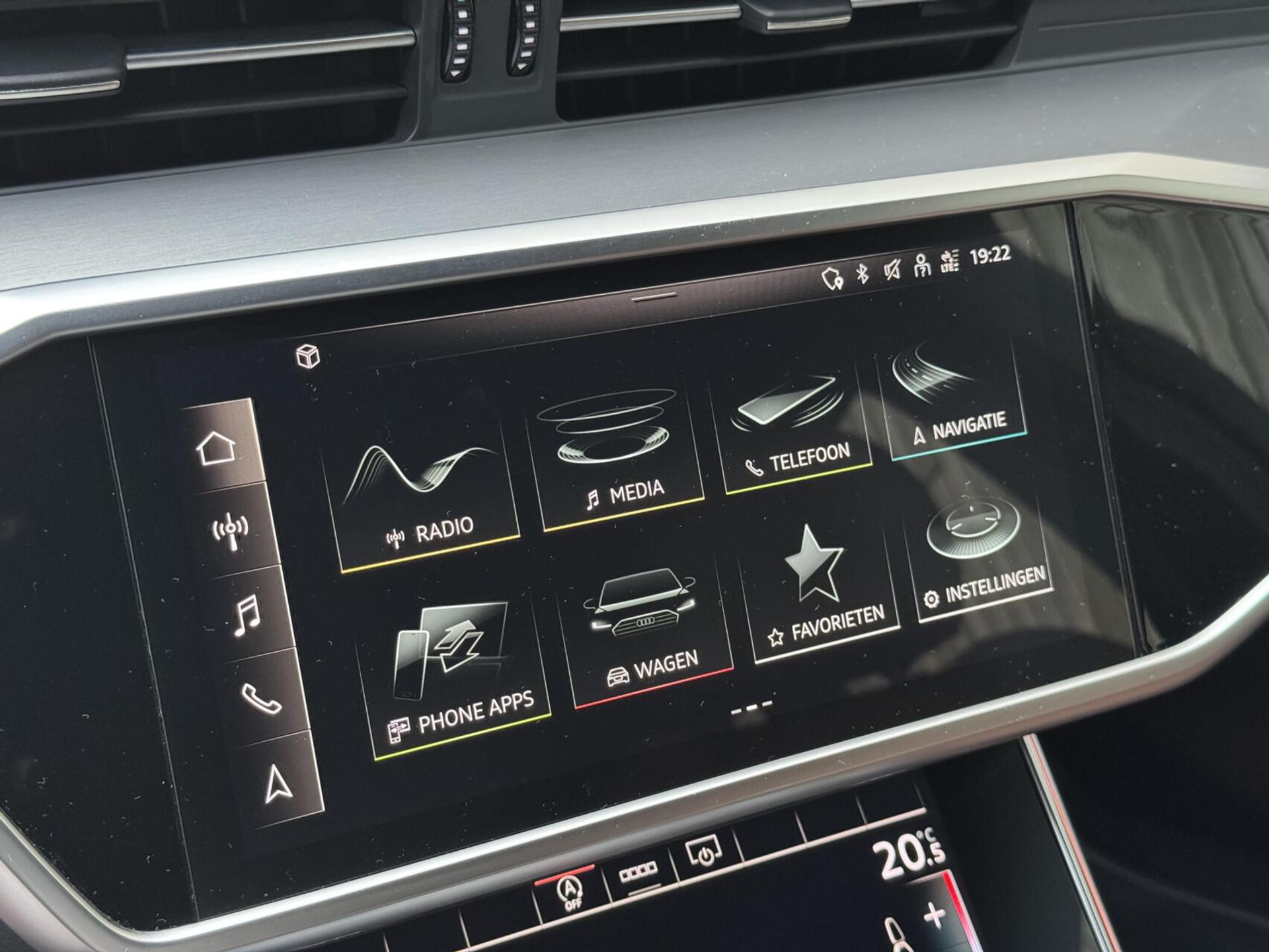 Audi A6 Avant 40 TFSI S edition Automaat | Cognac leren bekleding | LED Matrix verlichting | Stoelverwarming | Sfeerverlichting | Zonneschermen zijruiten achter | Digitale cockpit | Achteruitrijcamera | Parkeersensoren voor en achter 47519735-23.jpg | Timcars.nl