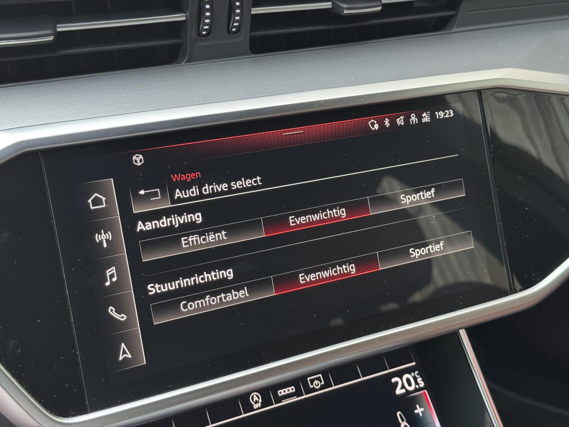 Audi A6 Avant 40 TFSI S edition Automaat | Cognac leren bekleding | LED Matrix verlichting | Stoelverwarming | Sfeerverlichting | Zonneschermen zijruiten achter | Digitale cockpit | Achteruitrijcamera | Parkeersensoren voor en achter 47519735-32.jpg | Timcars.nl