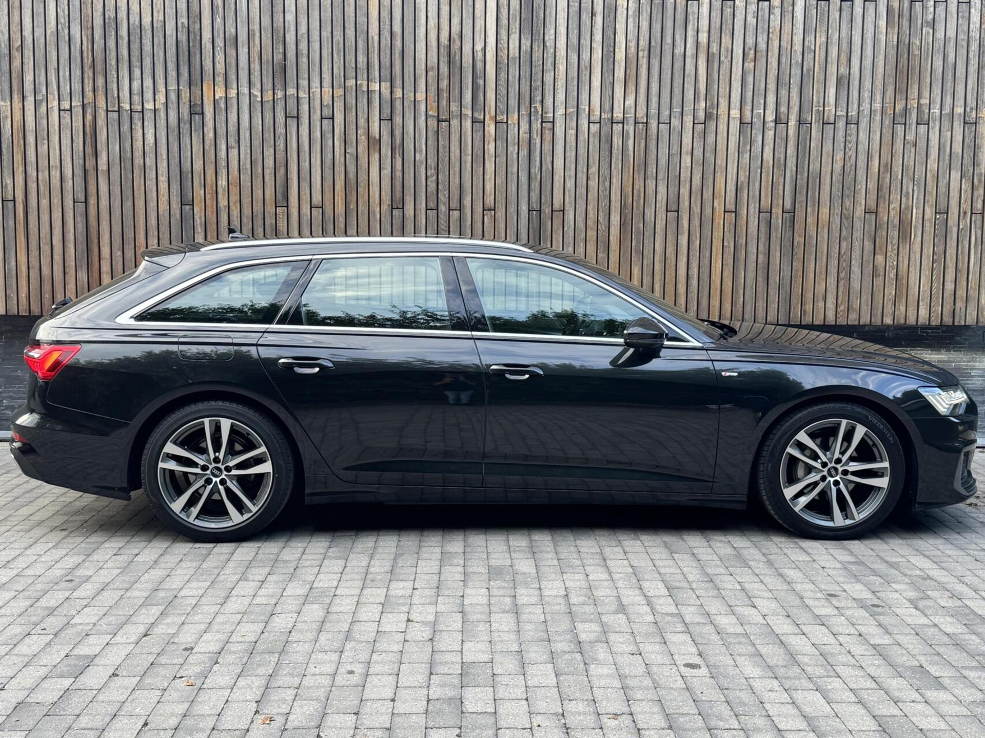 Audi A6 Avant 40 TFSI S edition Automaat | Cognac leren bekleding | LED Matrix verlichting | Stoelverwarming | Sfeerverlichting | Zonneschermen zijruiten achter | Digitale cockpit | Achteruitrijcamera | Parkeersensoren voor en achter 47519735-42.jpg | Timcars.nl