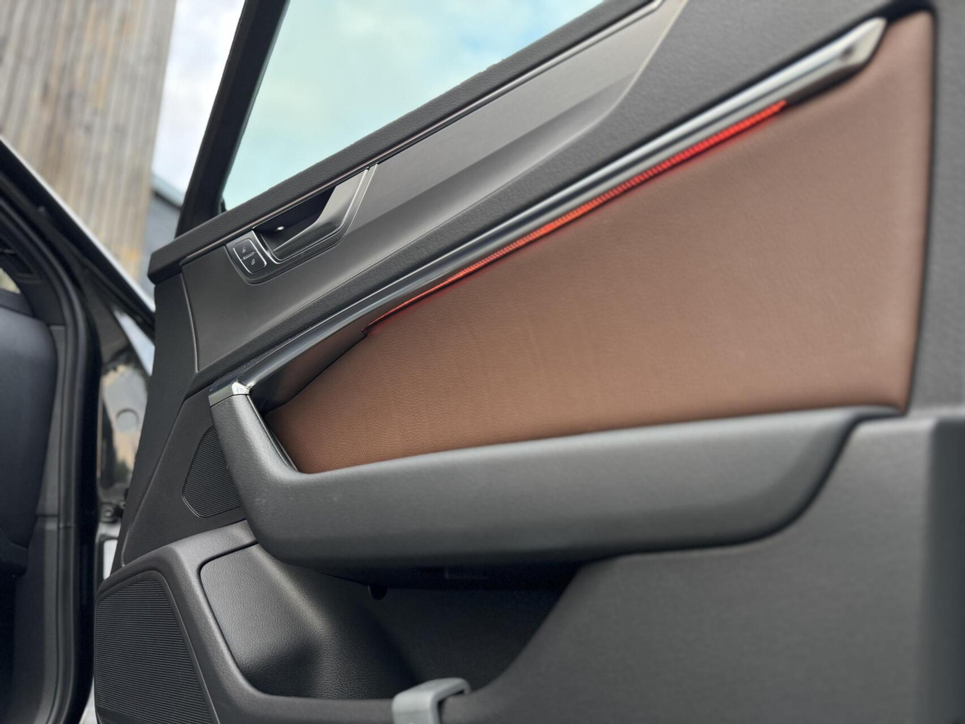 Audi A6 Avant 40 TFSI S edition Automaat | Cognac leren bekleding | LED Matrix verlichting | Stoelverwarming | Sfeerverlichting | Zonneschermen zijruiten achter | Digitale cockpit | Achteruitrijcamera | Parkeersensoren voor en achter 47519735-59.jpg | Timcars.nl