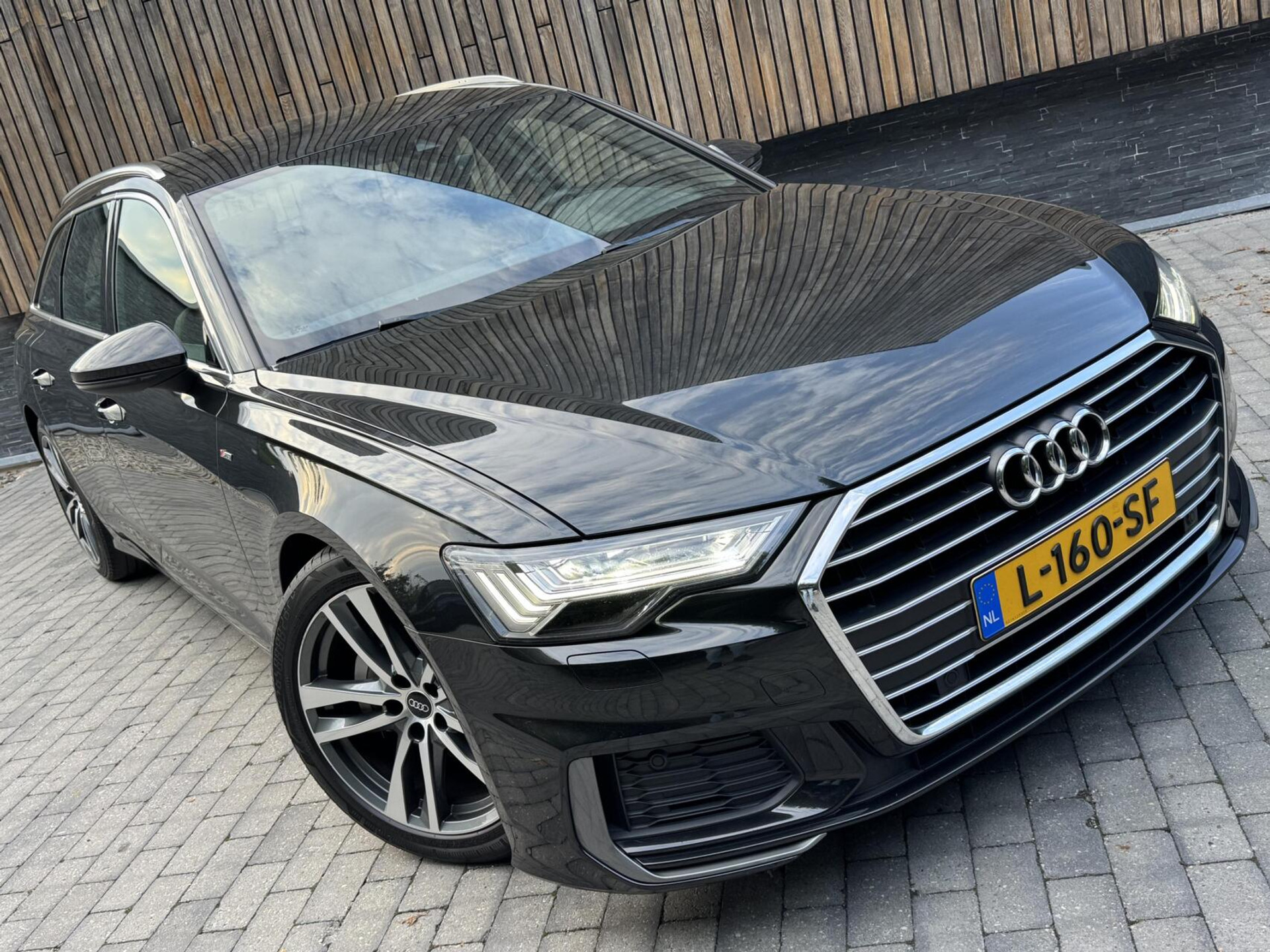 Audi A6 Avant 40 TFSI S edition Automaat | Cognac leren bekleding | LED Matrix verlichting | Stoelverwarming | Sfeerverlichting | Zonneschermen zijruiten achter | Digitale cockpit | Achteruitrijcamera | Parkeersensoren voor en achter 47519735-65.jpg | Timcars.nl