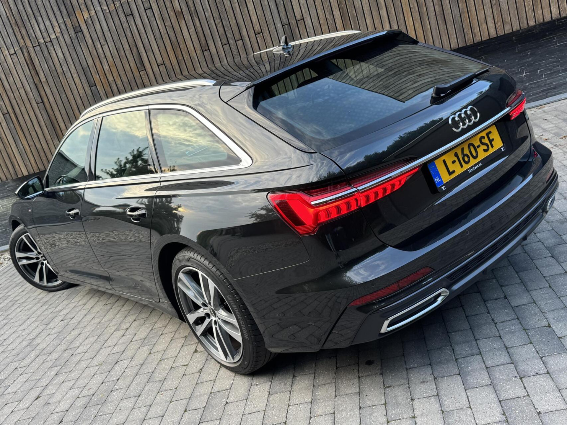 Audi A6 Avant 40 TFSI S edition Automaat | Cognac leren bekleding | LED Matrix verlichting | Stoelverwarming | Sfeerverlichting | Zonneschermen zijruiten achter | Digitale cockpit | Achteruitrijcamera | Parkeersensoren voor en achter 47519735-66.jpg | Timcars.nl