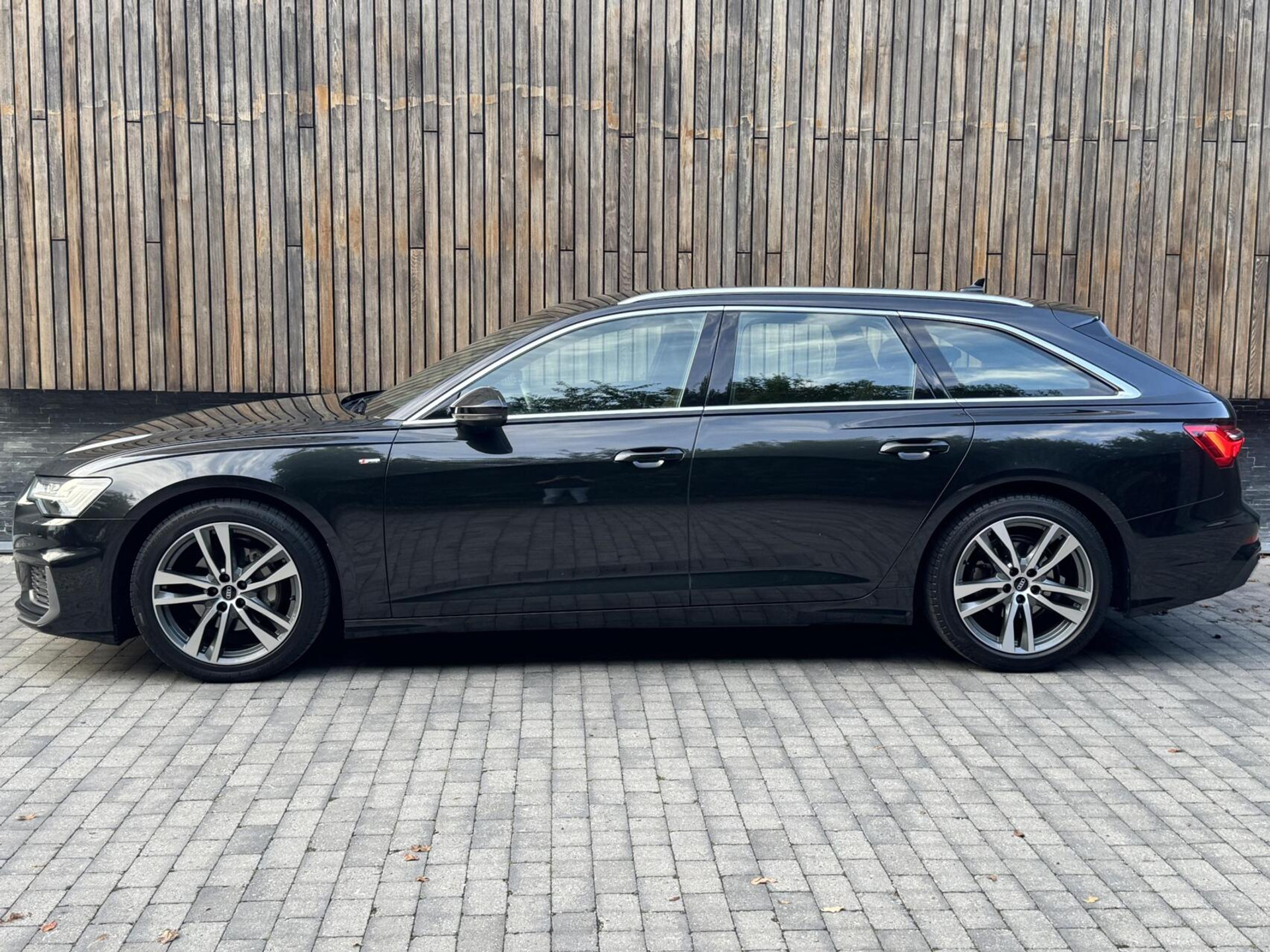 Audi A6 Avant 40 TFSI S edition Automaat | Cognac leren bekleding | LED Matrix verlichting | Stoelverwarming | Sfeerverlichting | Zonneschermen zijruiten achter | Digitale cockpit | Achteruitrijcamera | Parkeersensoren voor en achter 47519735-69.jpg | Timcars.nl