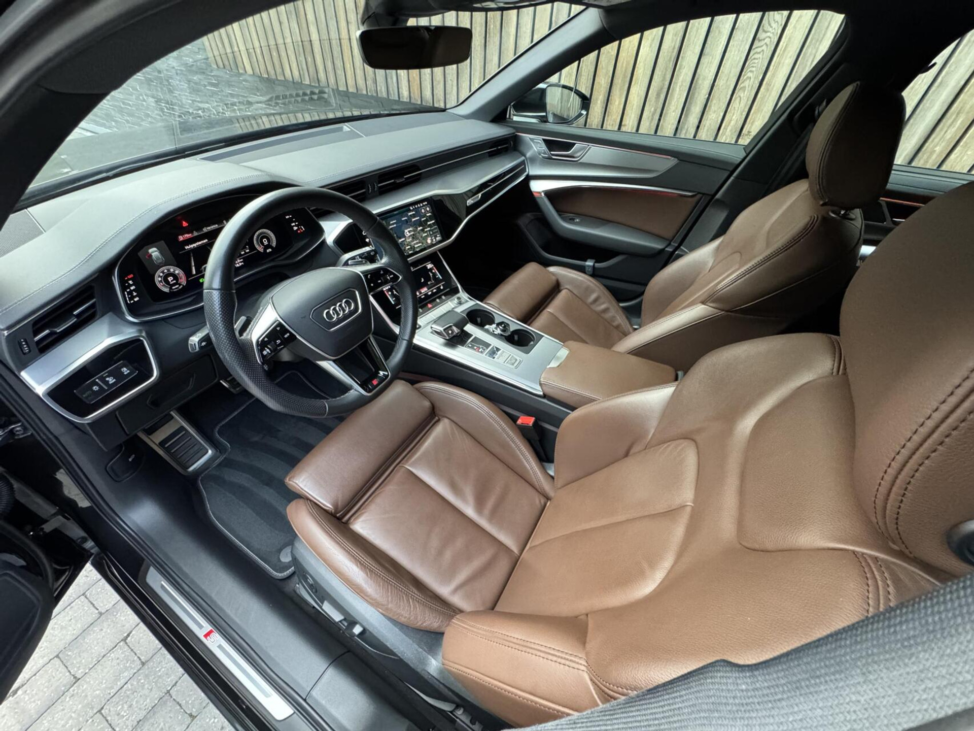 Audi A6 Avant 40 TFSI S edition Automaat | Cognac leren bekleding | LED Matrix verlichting | Stoelverwarming | Sfeerverlichting | Zonneschermen zijruiten achter | Digitale cockpit | Achteruitrijcamera | Parkeersensoren voor en achter 47519735-7.jpg | Timcars.nl