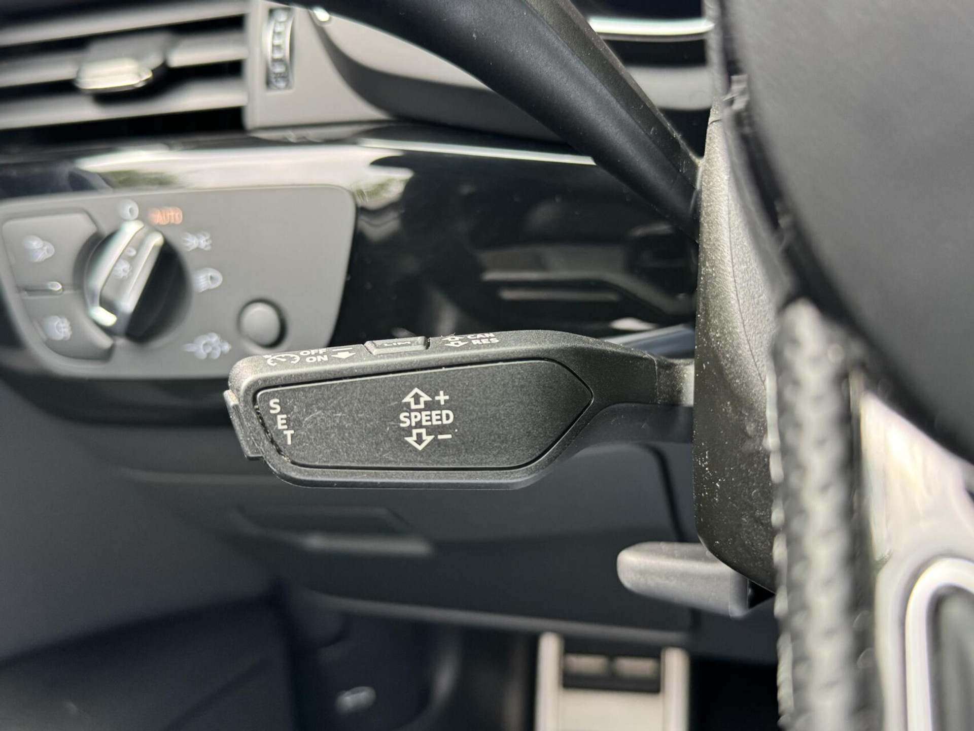 Audi A4 Avant 40 TFSI S edition Competition Automaat | LED koplampen | Cruise control | Climate control | Zwart optiek | Getint glas | Achteruitrijcamera | Parkeersensoren voor en achter 47659430-10.jpg | Timcars.nl