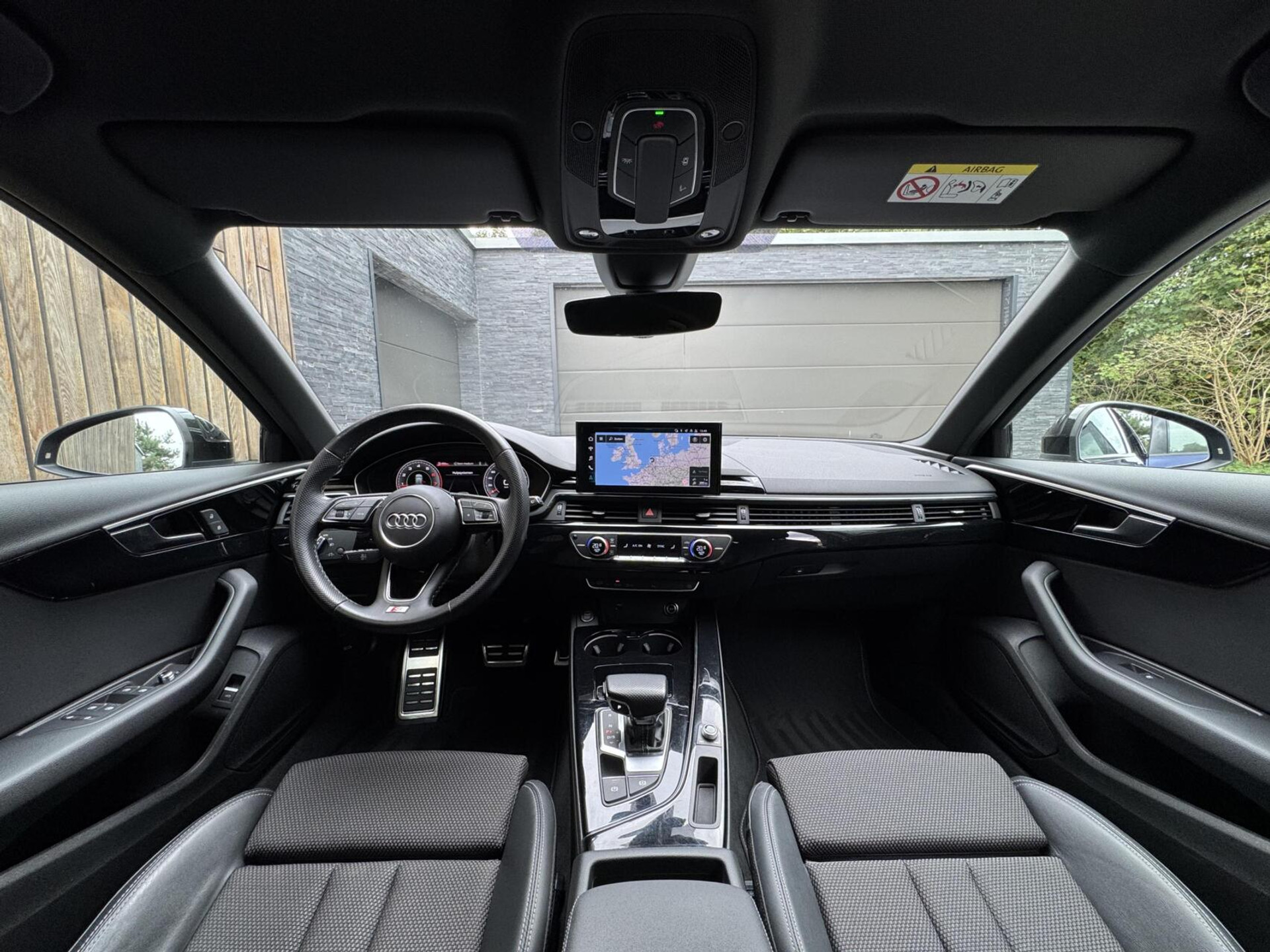 Audi A4 Avant 40 TFSI S edition Competition Automaat | LED koplampen | Cruise control | Climate control | Zwart optiek | Getint glas | Achteruitrijcamera | Parkeersensoren voor en achter 47659430-2.jpg | Timcars.nl