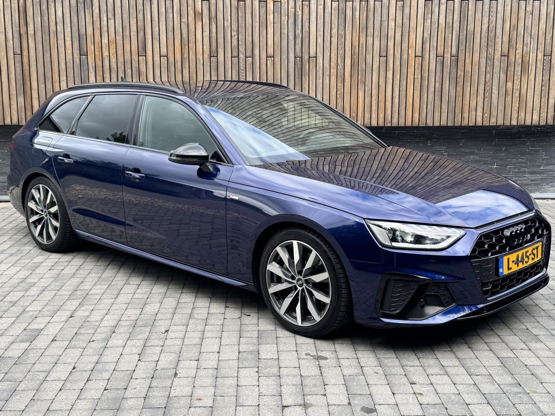 Audi A4 Avant 40 TFSI S edition Competition Automaat | LED koplampen | Cruise control | Climate control | Zwart optiek | Getint glas | Achteruitrijcamera | Parkeersensoren voor en achter 47659430-39.jpg | Timcars.nl