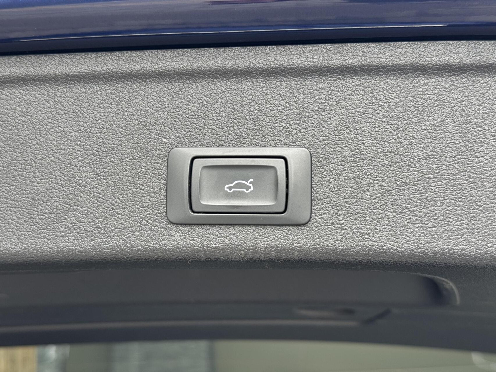 Audi A4 Avant 40 TFSI S edition Competition Automaat | LED koplampen | Cruise control | Climate control | Zwart optiek | Getint glas | Achteruitrijcamera | Parkeersensoren voor en achter 47659430-49.jpg | Timcars.nl