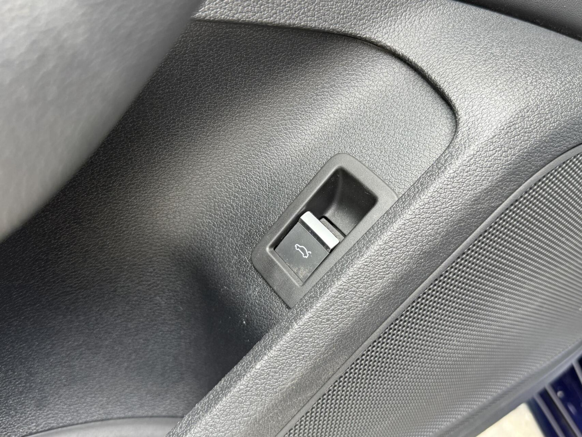 Audi A4 Avant 40 TFSI S edition Competition Automaat | LED koplampen | Cruise control | Climate control | Zwart optiek | Getint glas | Achteruitrijcamera | Parkeersensoren voor en achter 47659430-5.jpg | Timcars.nl