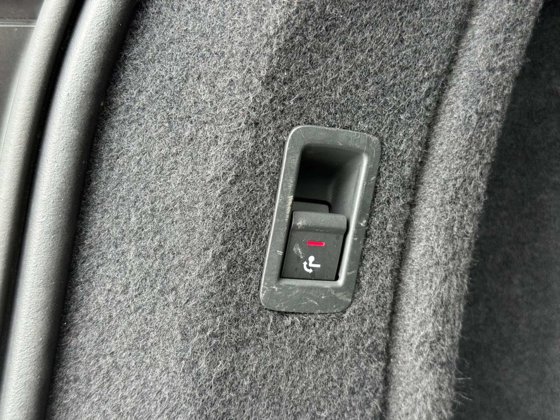 Audi A4 Avant 40 TFSI S edition Competition Automaat | LED koplampen | Cruise control | Climate control | Zwart optiek | Getint glas | Achteruitrijcamera | Parkeersensoren voor en achter 47659430-50.jpg | Timcars.nl