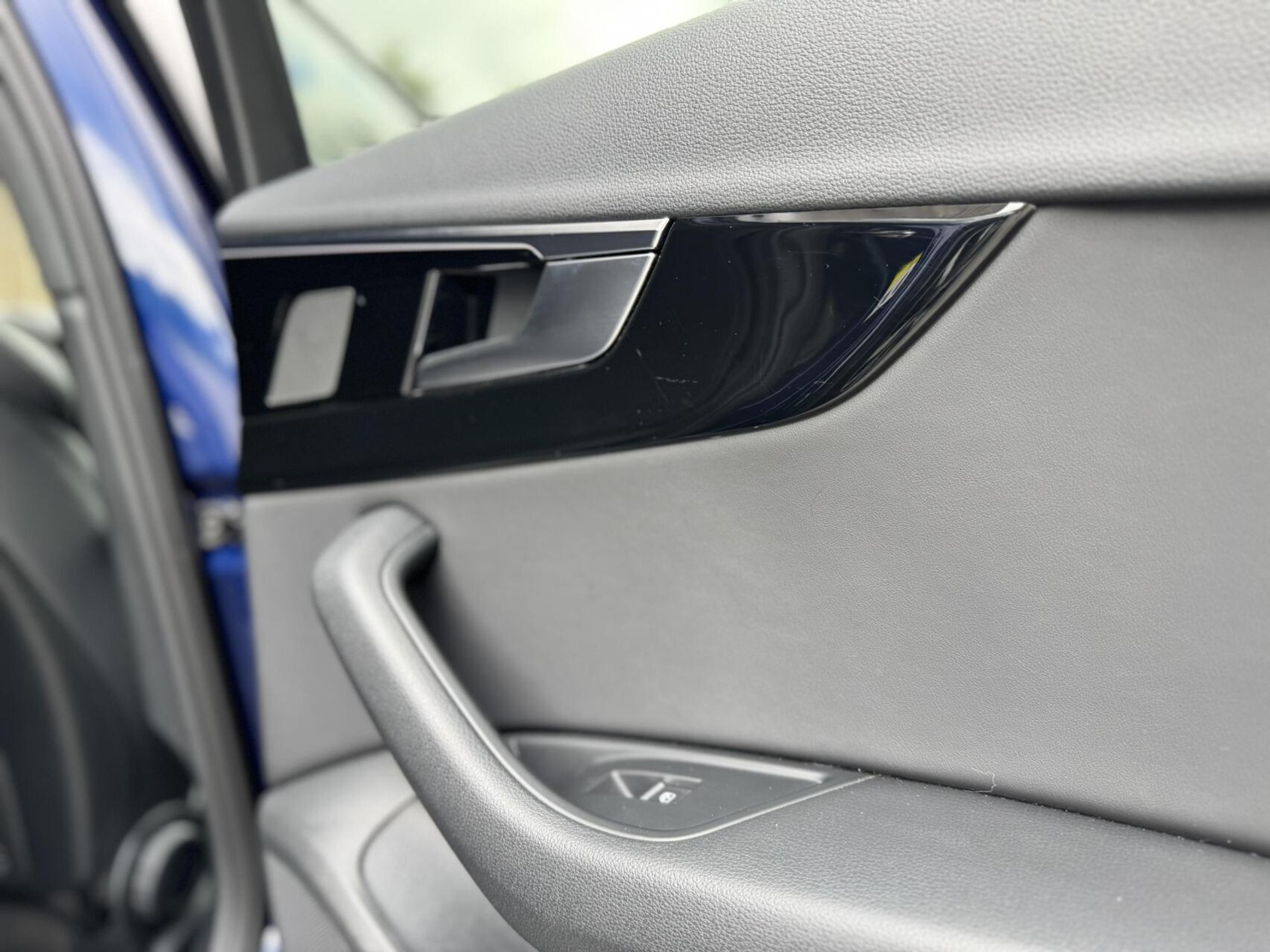 Audi A4 Avant 40 TFSI S edition Competition Automaat | LED koplampen | Cruise control | Climate control | Zwart optiek | Getint glas | Achteruitrijcamera | Parkeersensoren voor en achter 47659430-55.jpg | Timcars.nl