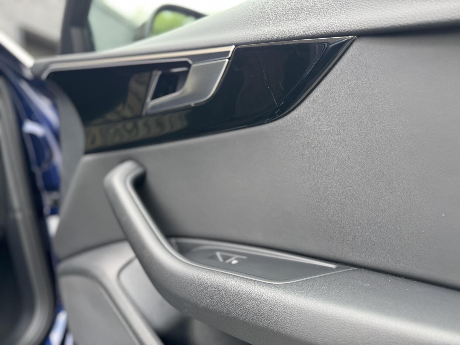 Audi A4 Avant 40 TFSI S edition Competition Automaat | LED koplampen | Cruise control | Climate control | Zwart optiek | Getint glas | Achteruitrijcamera | Parkeersensoren voor en achter 47659430-59.jpg | Timcars.nl