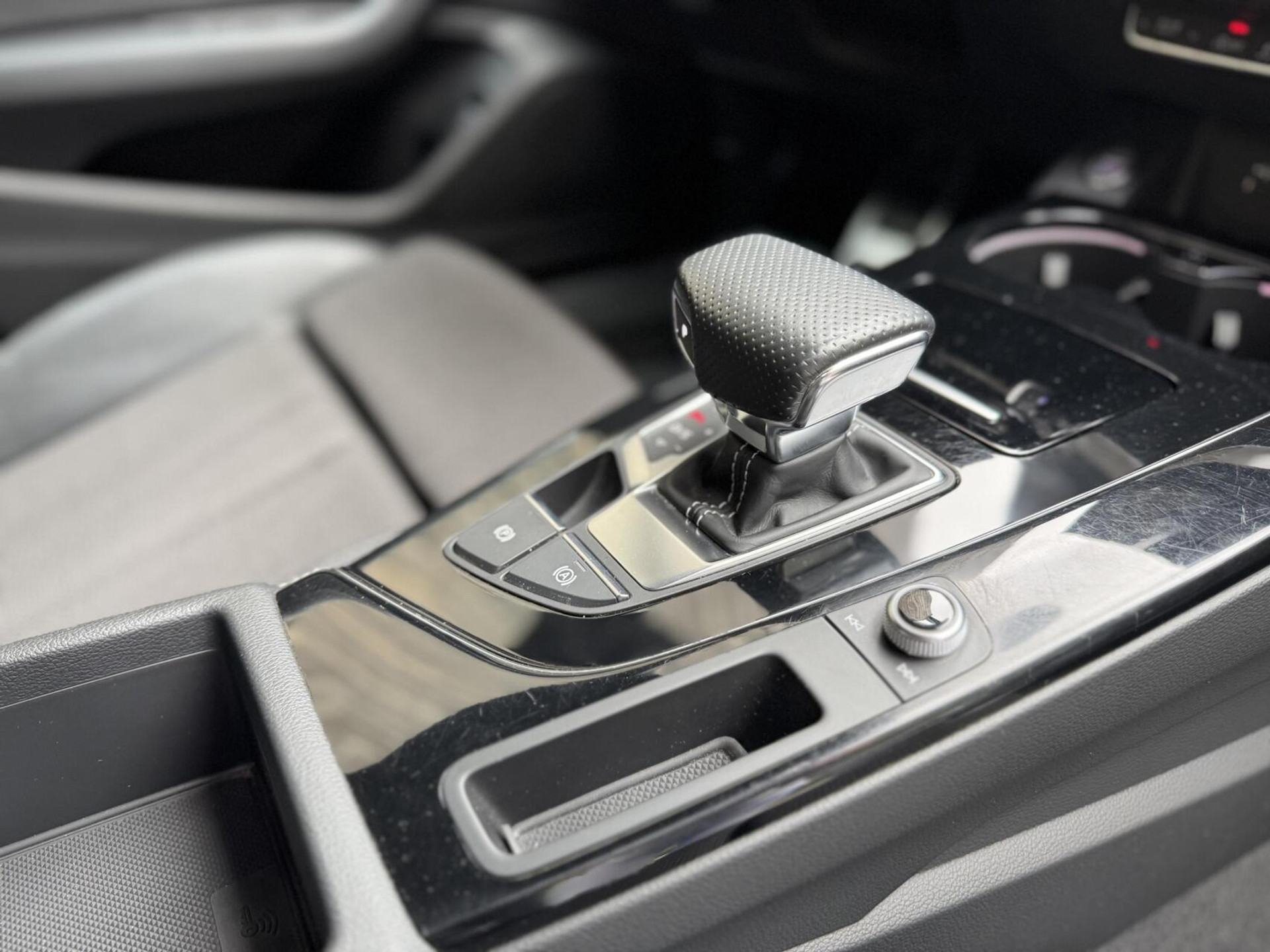 Audi A4 Avant 40 TFSI S edition Competition Automaat | LED koplampen | Cruise control | Climate control | Zwart optiek | Getint glas | Achteruitrijcamera | Parkeersensoren voor en achter 47659430-60.jpg | Timcars.nl